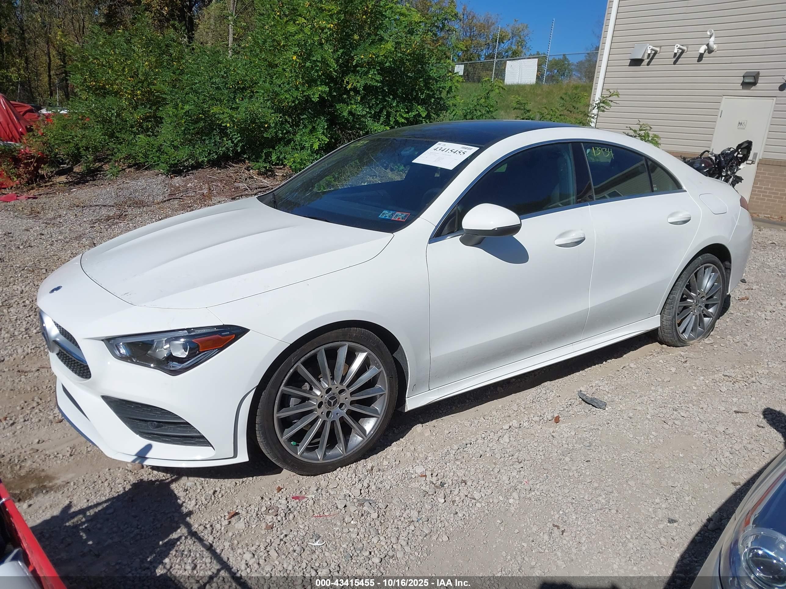 MERCEDES-BENZ CLA image 2
