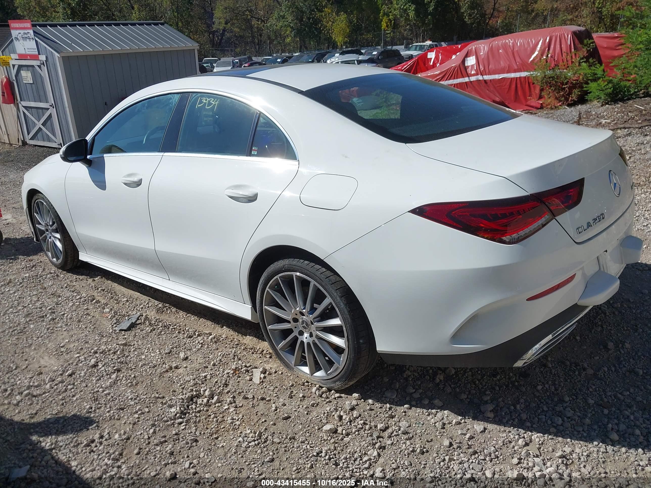 MERCEDES-BENZ CLA image 3