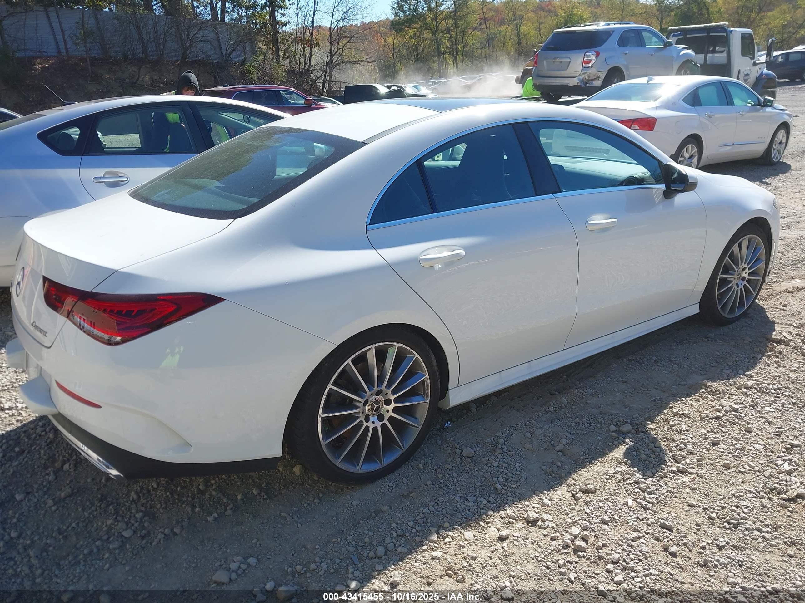 MERCEDES-BENZ CLA image 4