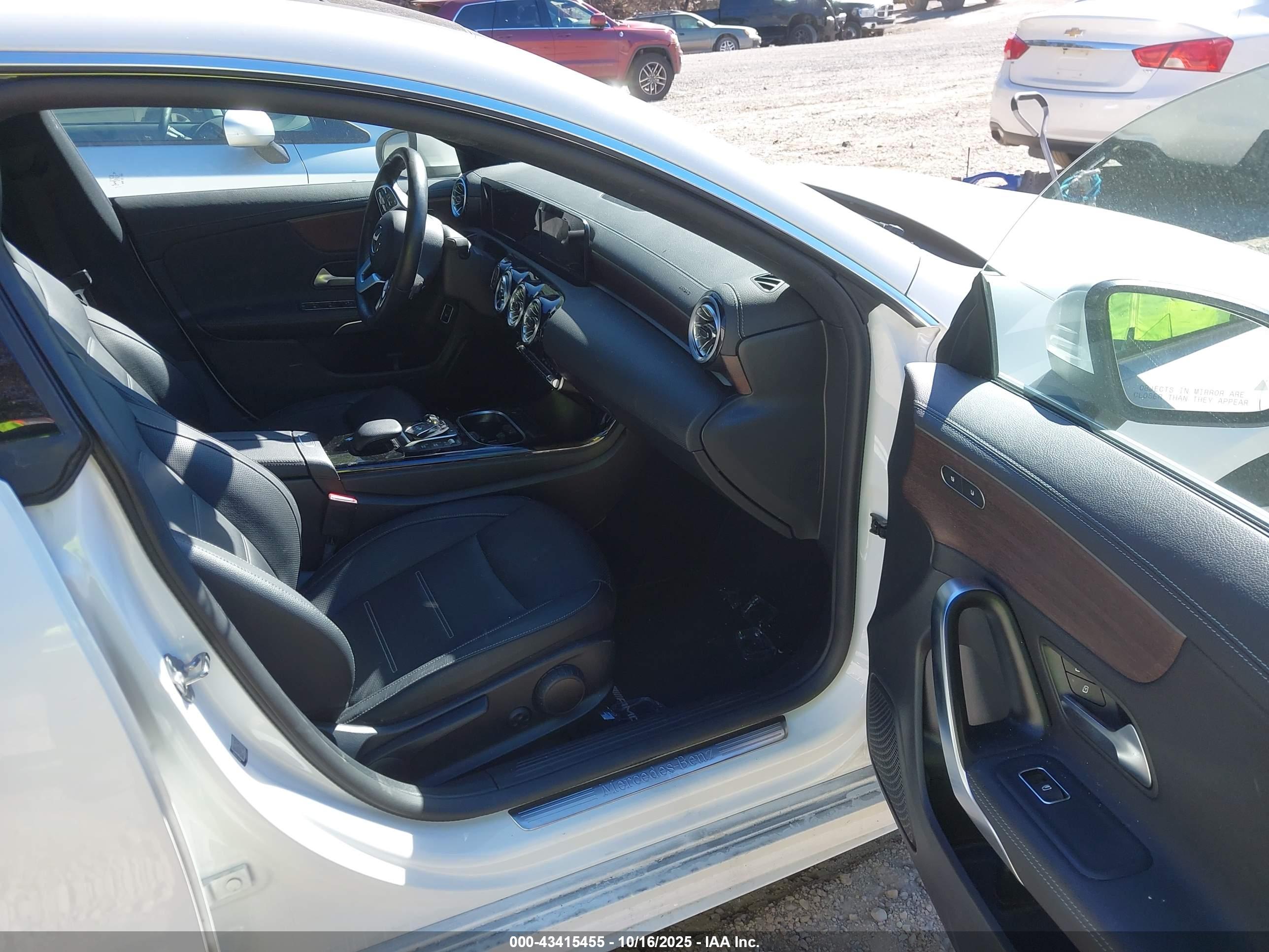 MERCEDES-BENZ CLA image 5