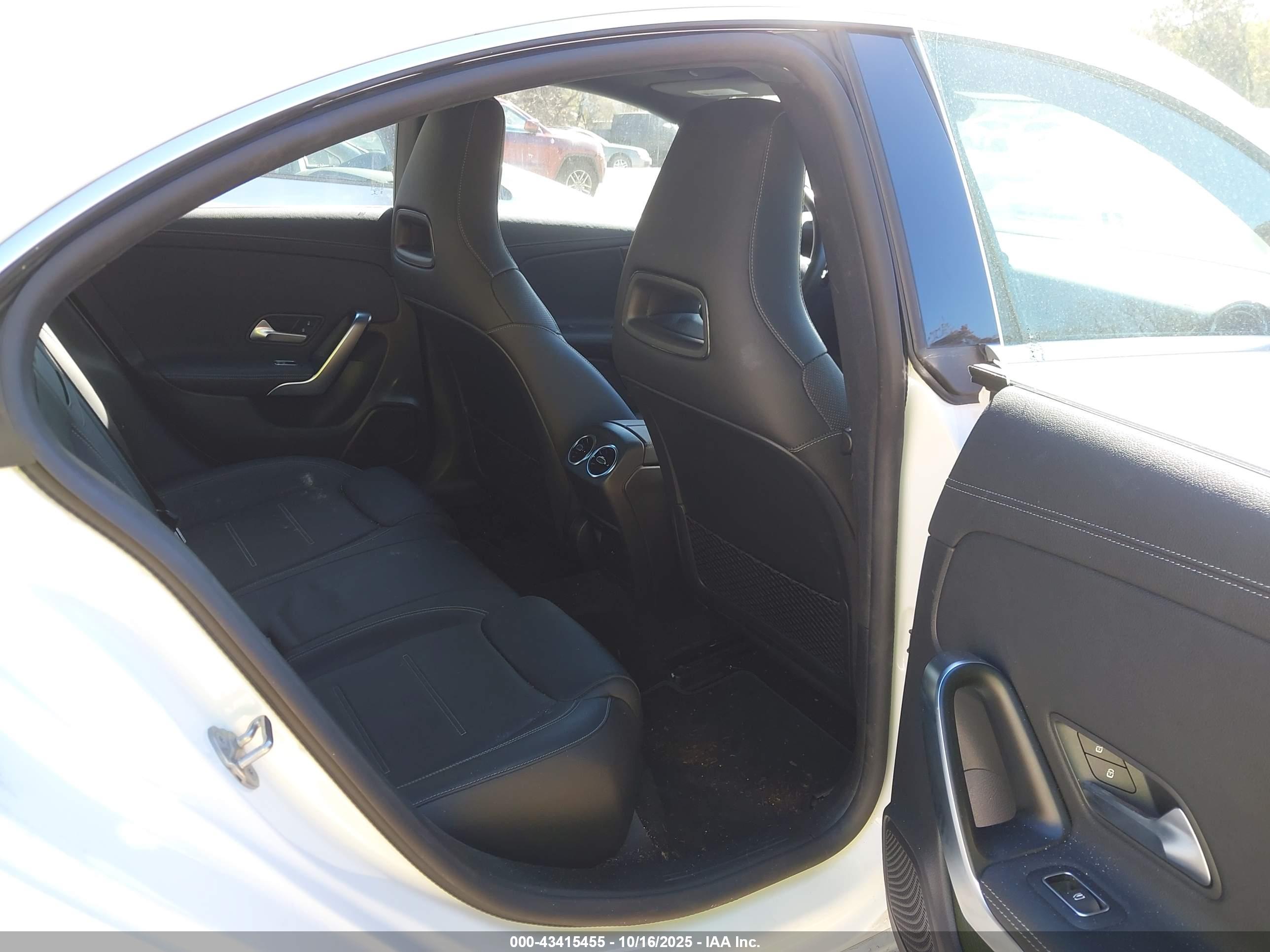 MERCEDES-BENZ CLA image 8