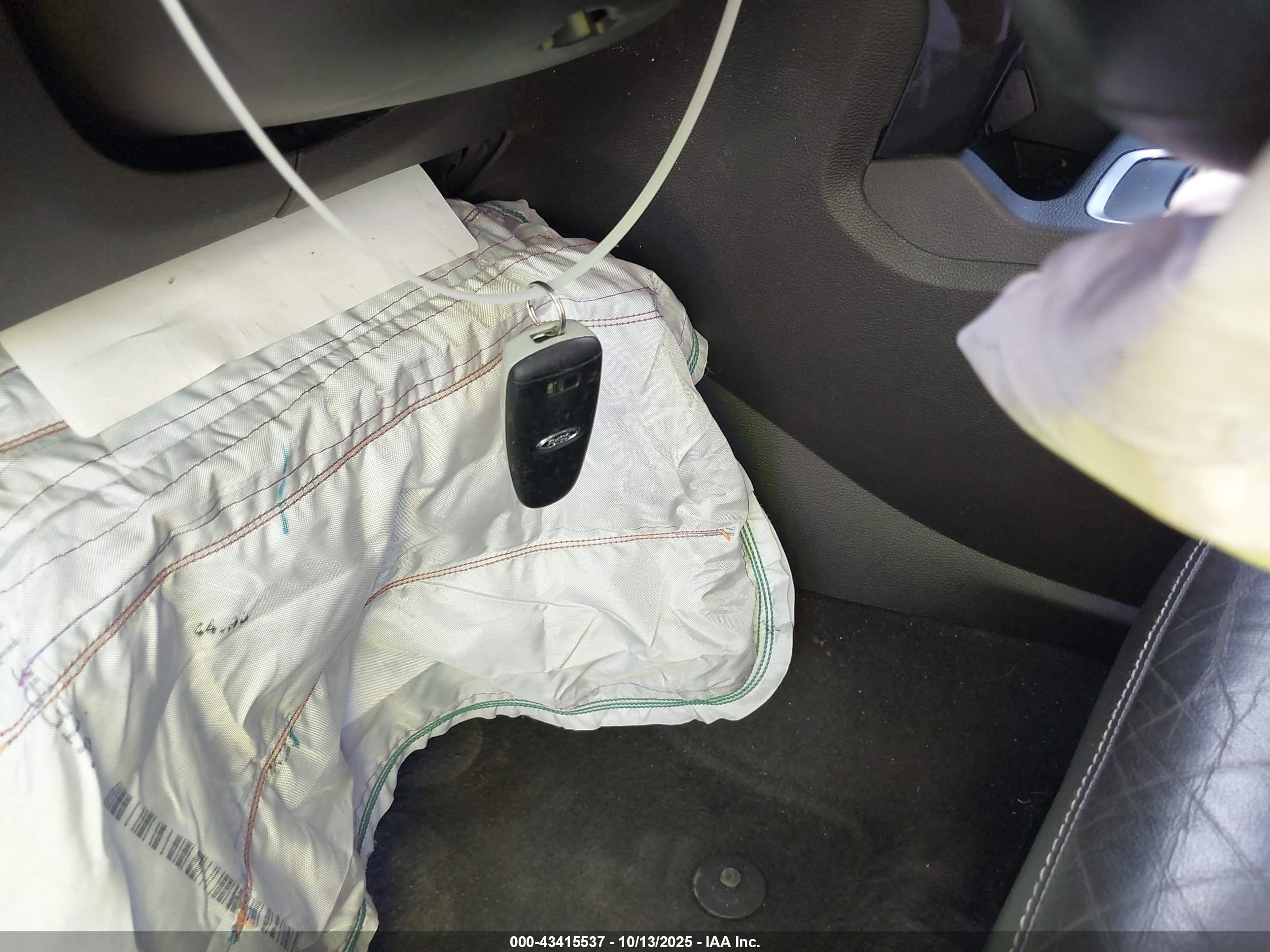 FORD ESCAPE image 11