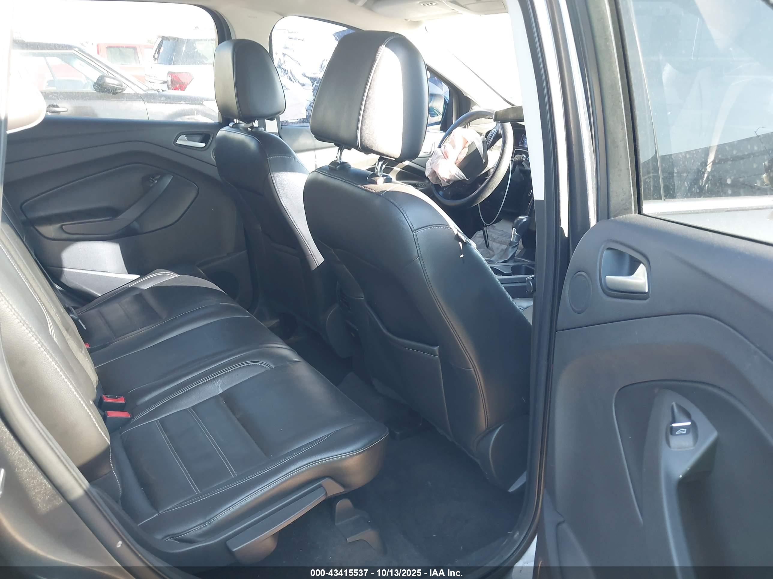 FORD ESCAPE image 8