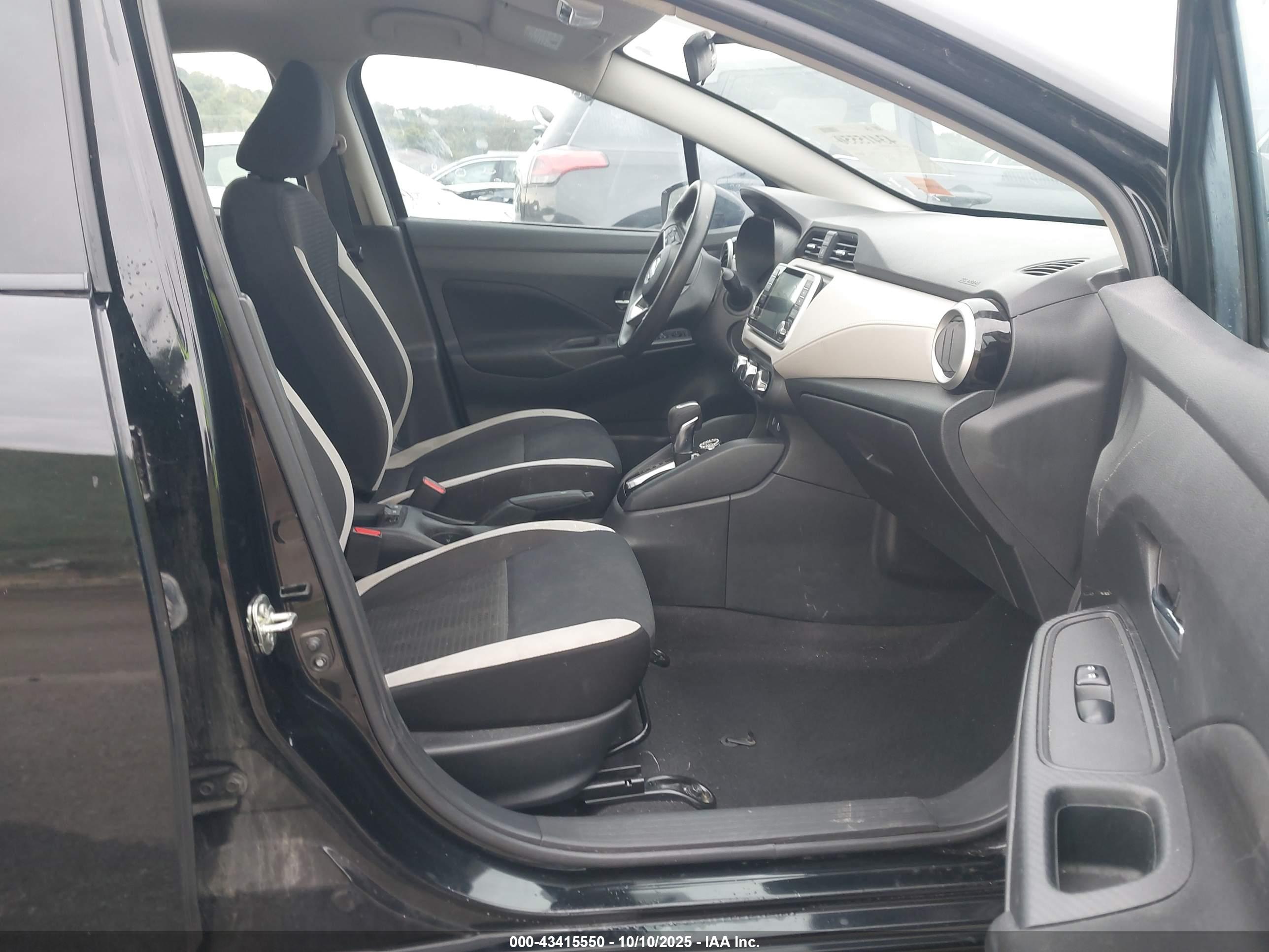 NISSAN VERSA image 5