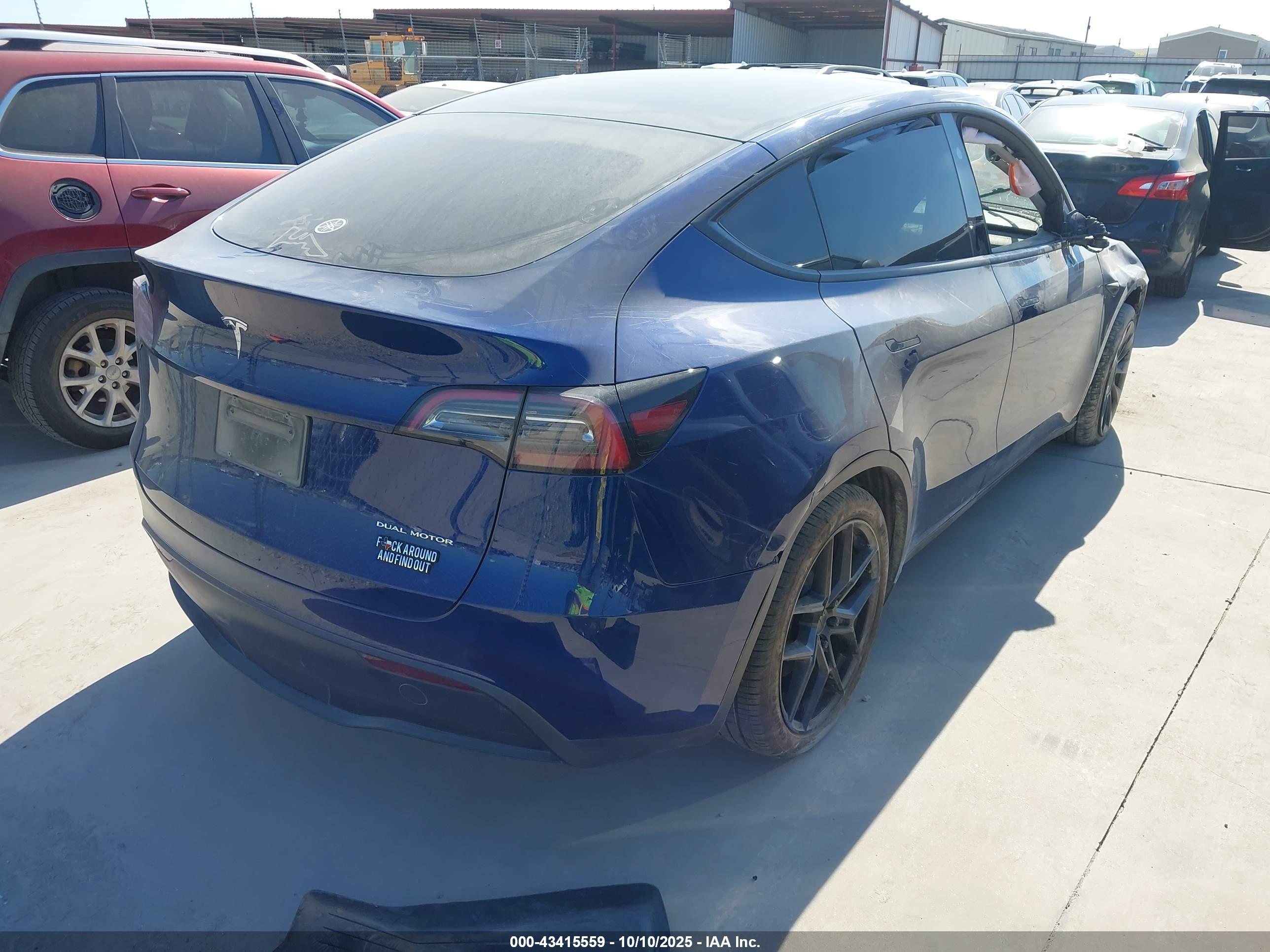 TESLA MODEL image 4