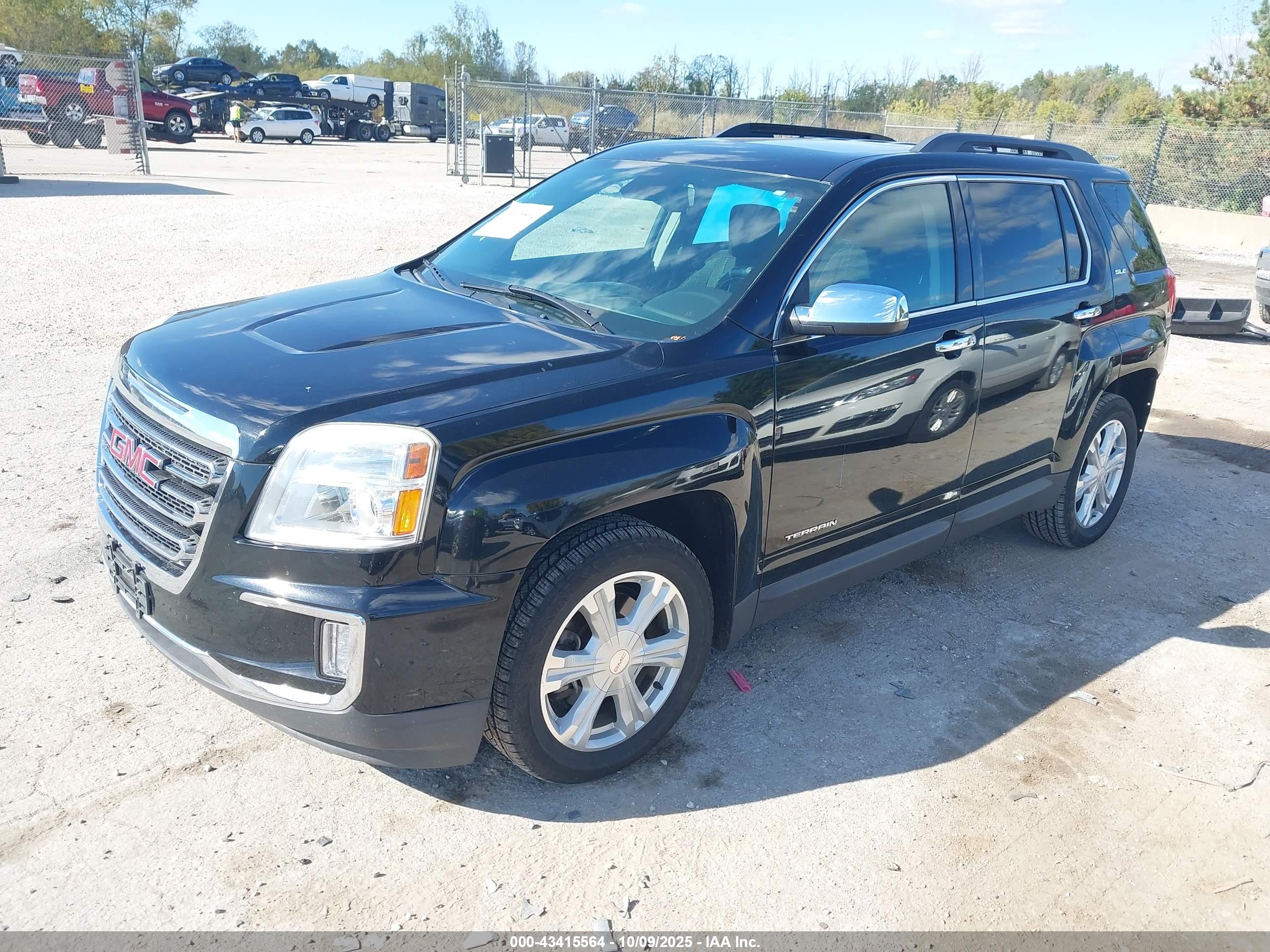 GMC TERRAIN image 2