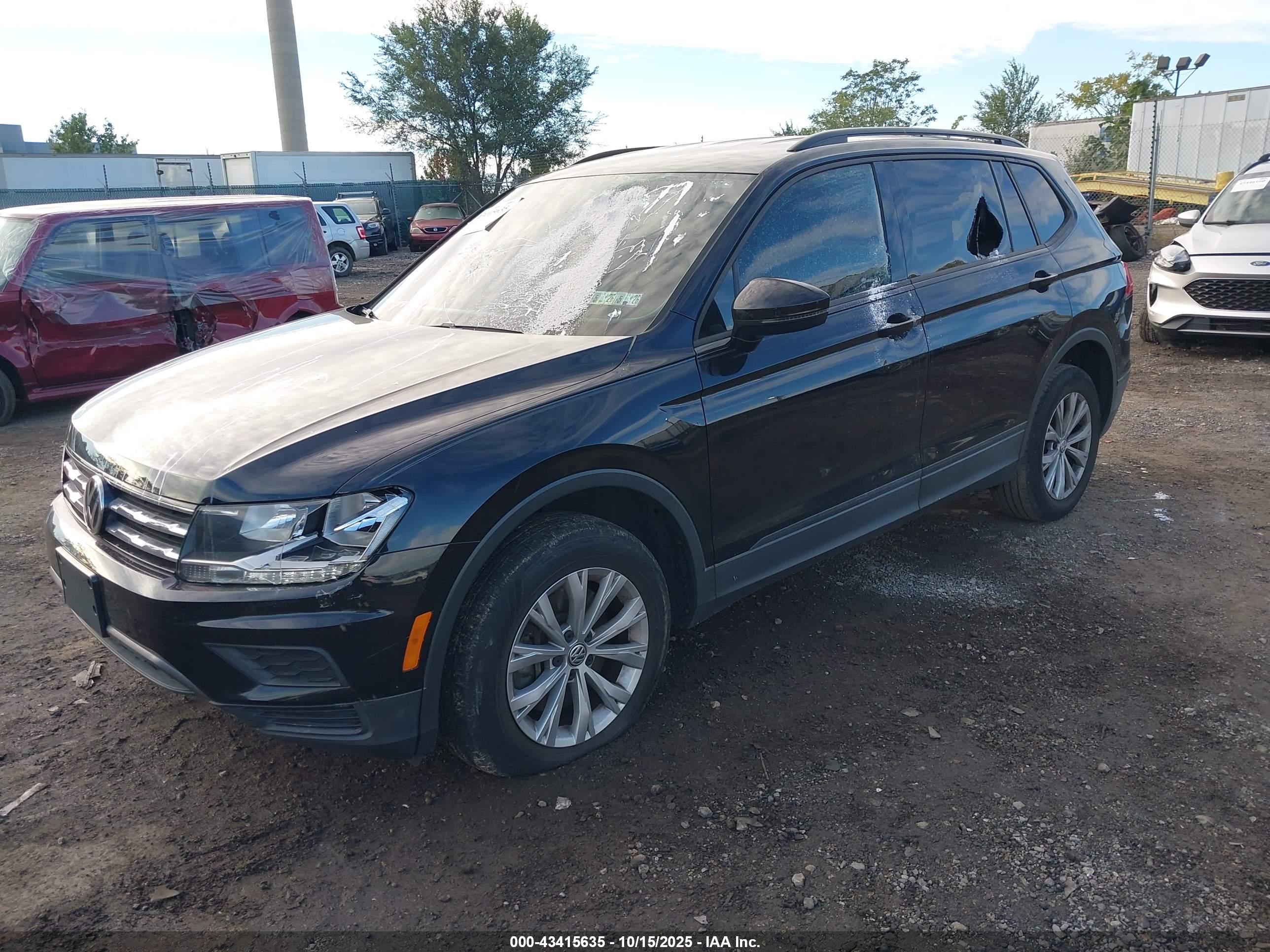 VOLKSWAGEN TIGUAN image 2