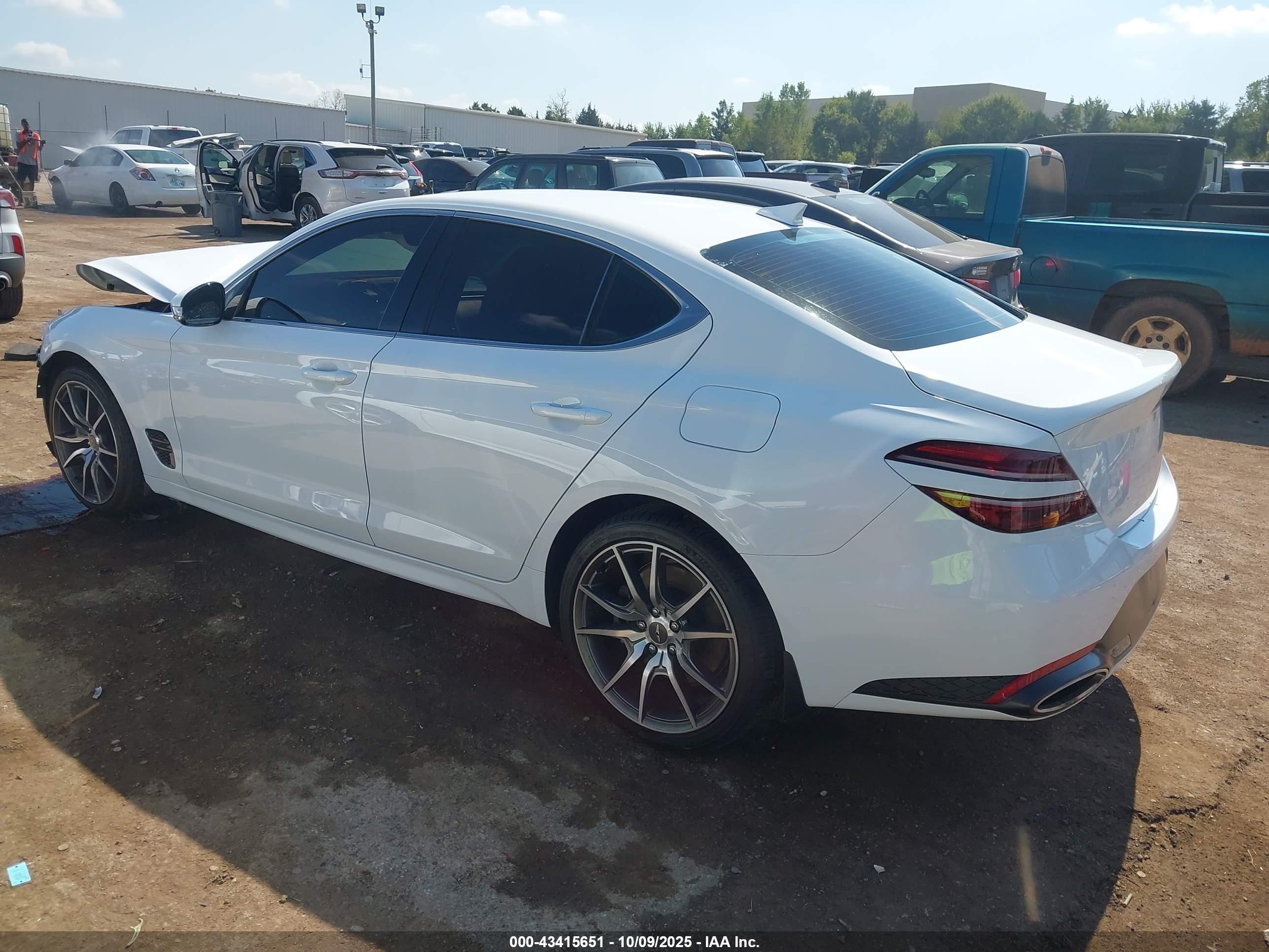 GENESIS G70 image 3
