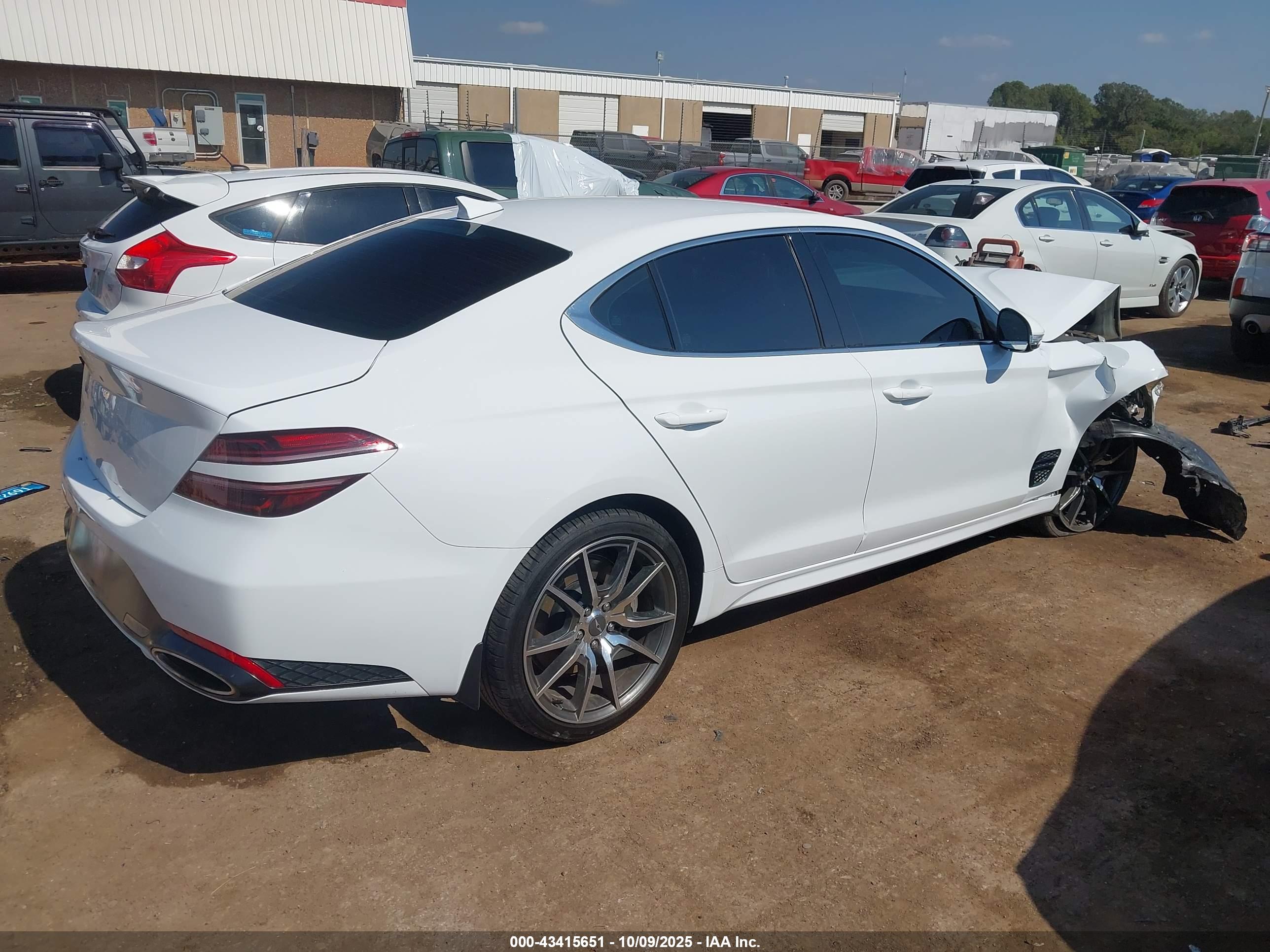 GENESIS G70 image 4