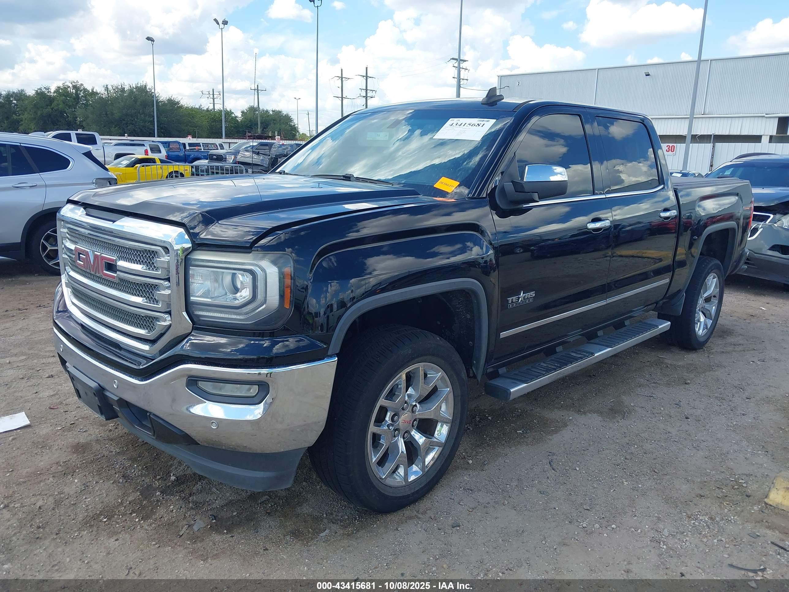 GMC SIERRA image 2