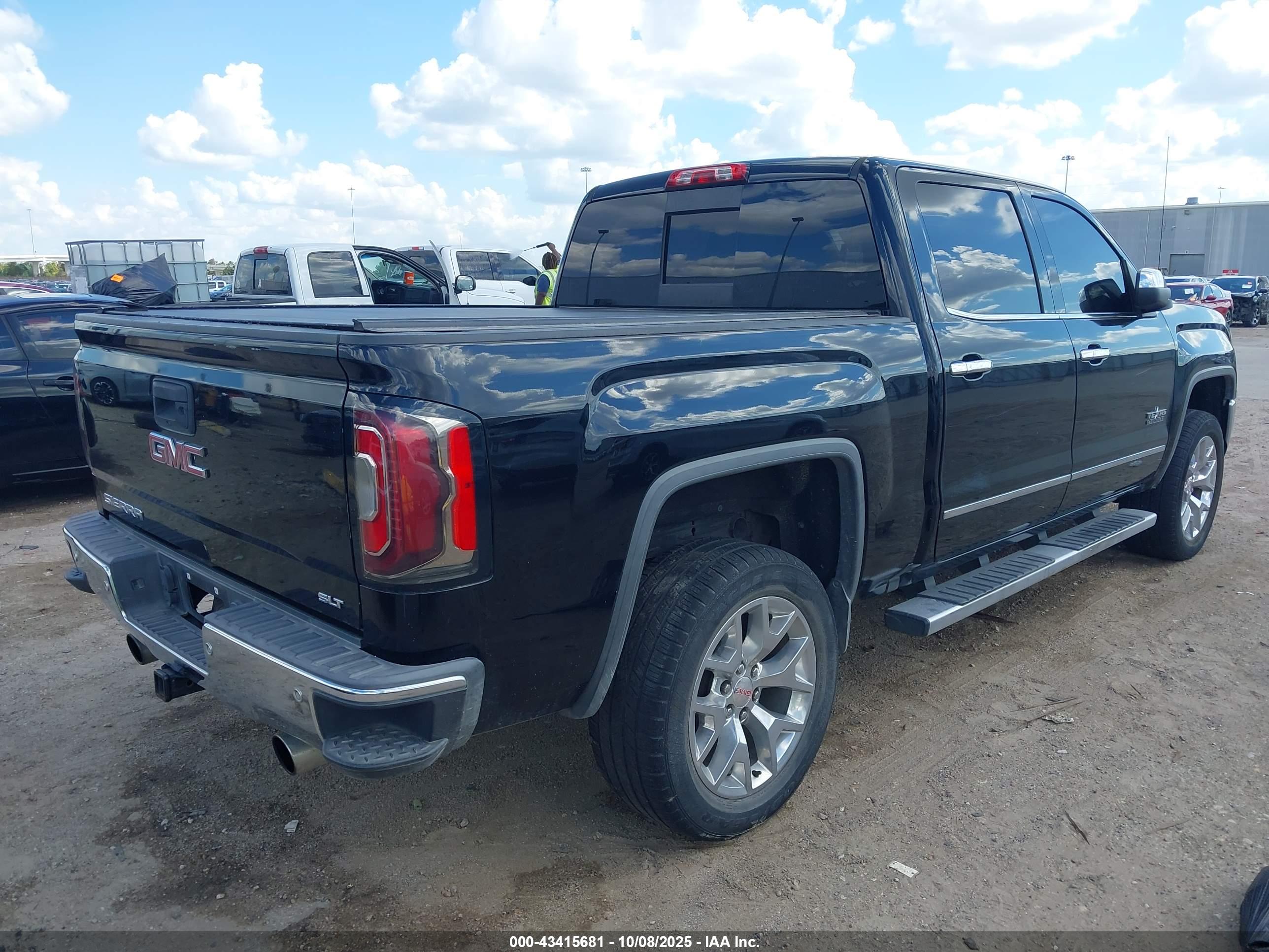 GMC SIERRA image 4