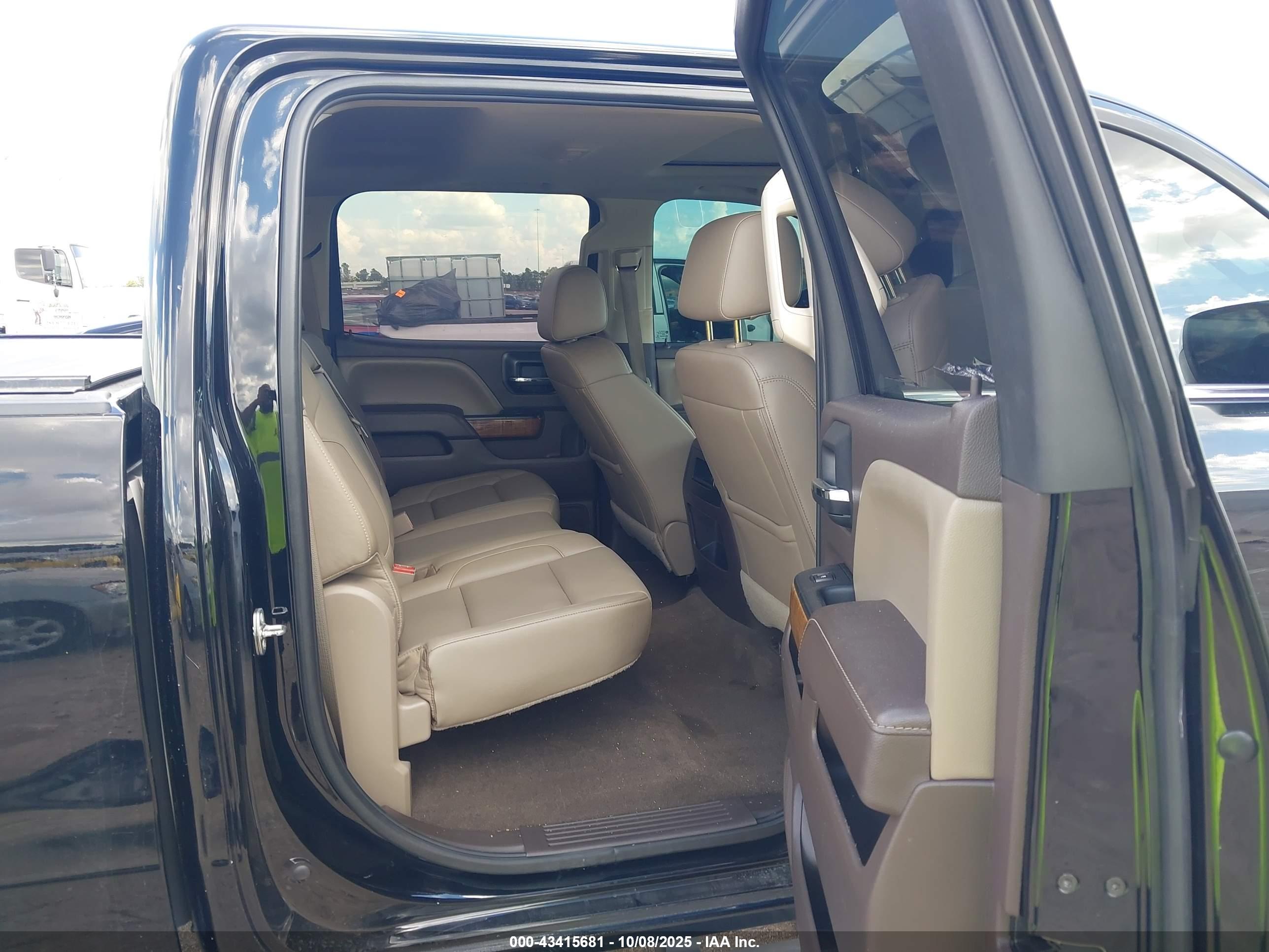 GMC SIERRA image 8