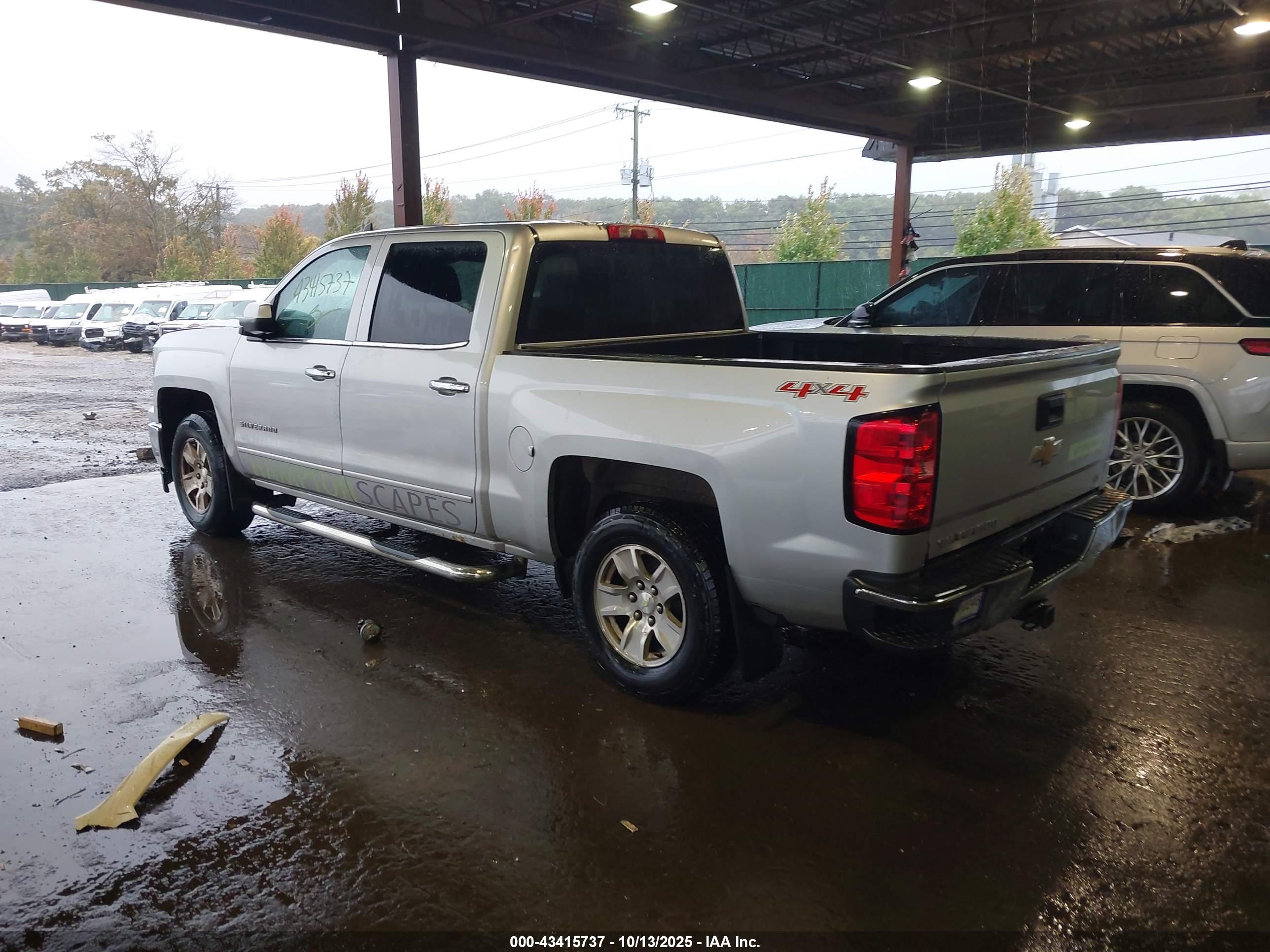 CHEVROLET SILVERADO image 3