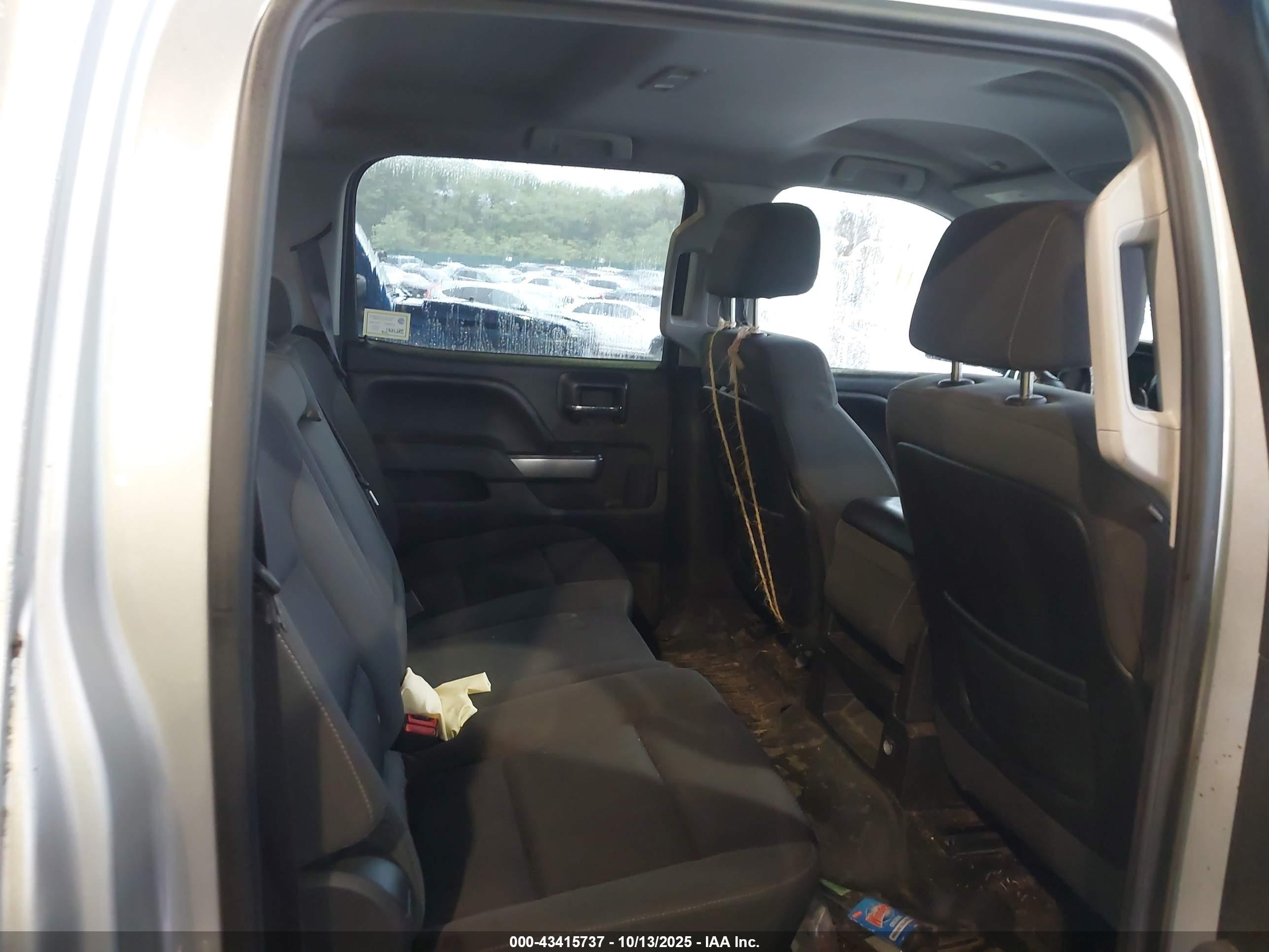 CHEVROLET SILVERADO image 8