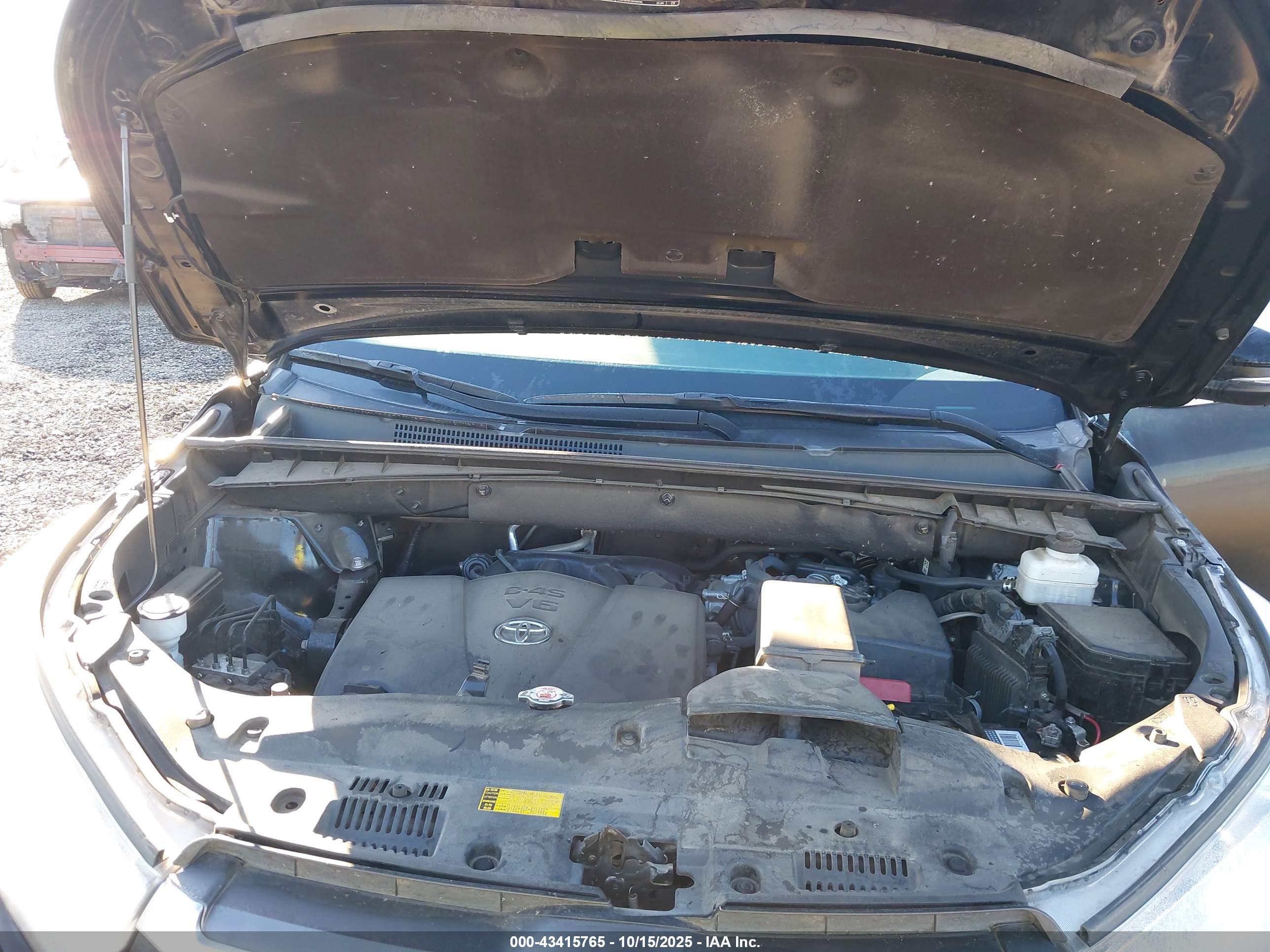 TOYOTA HIGHLANDER image 10