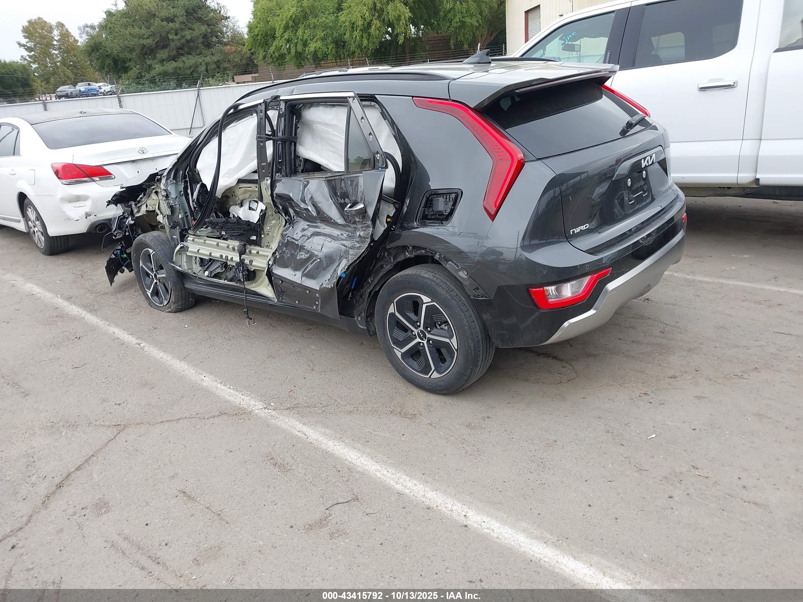 KIA NIRO image 3