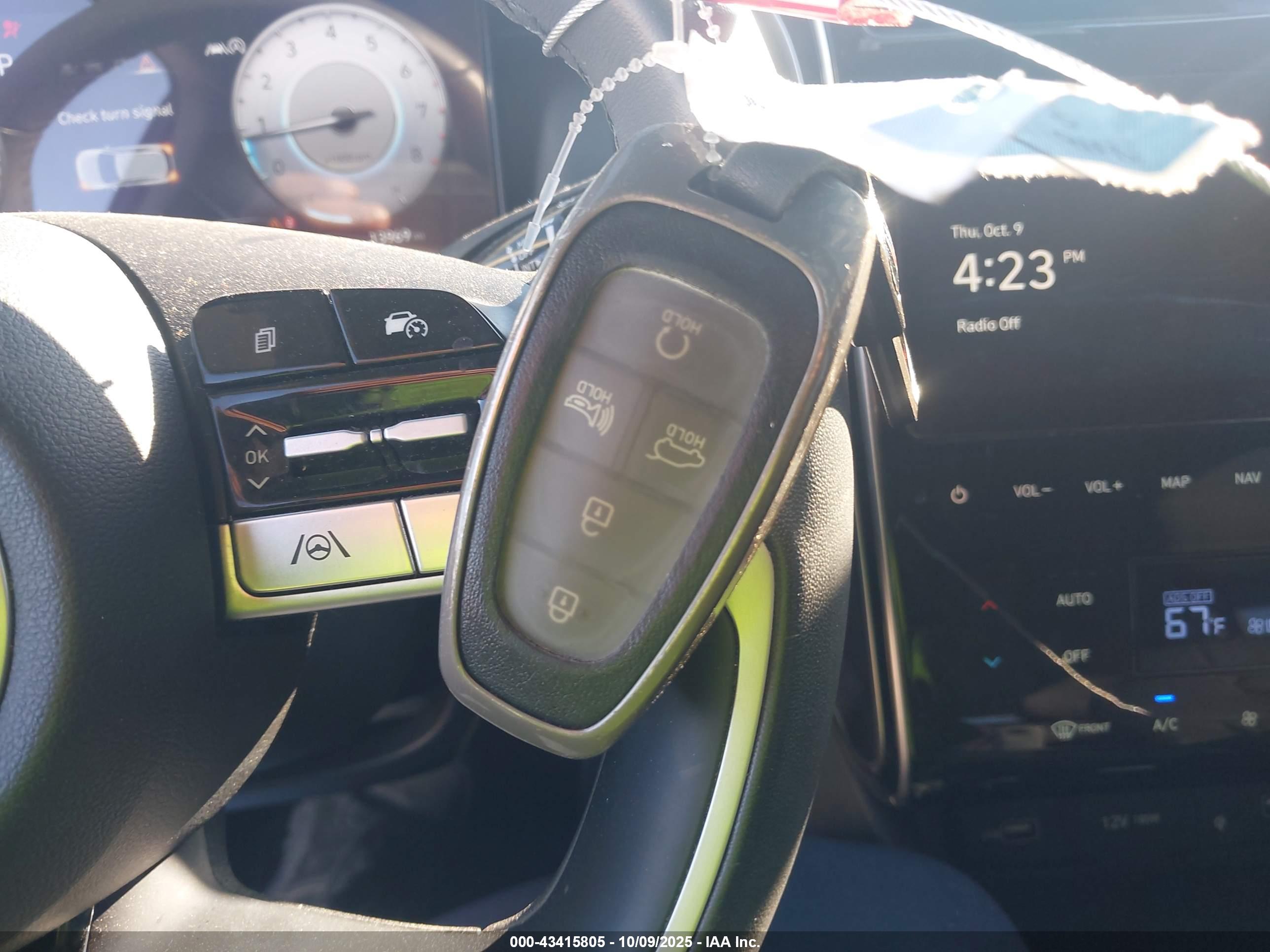 HYUNDAI TUCSON image 11