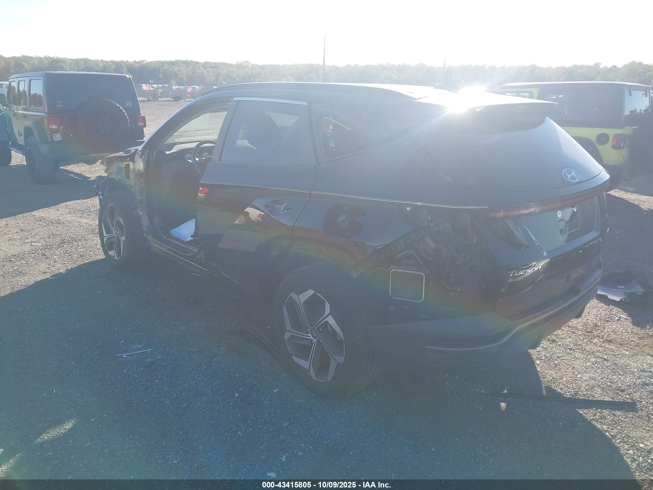 HYUNDAI TUCSON image 3