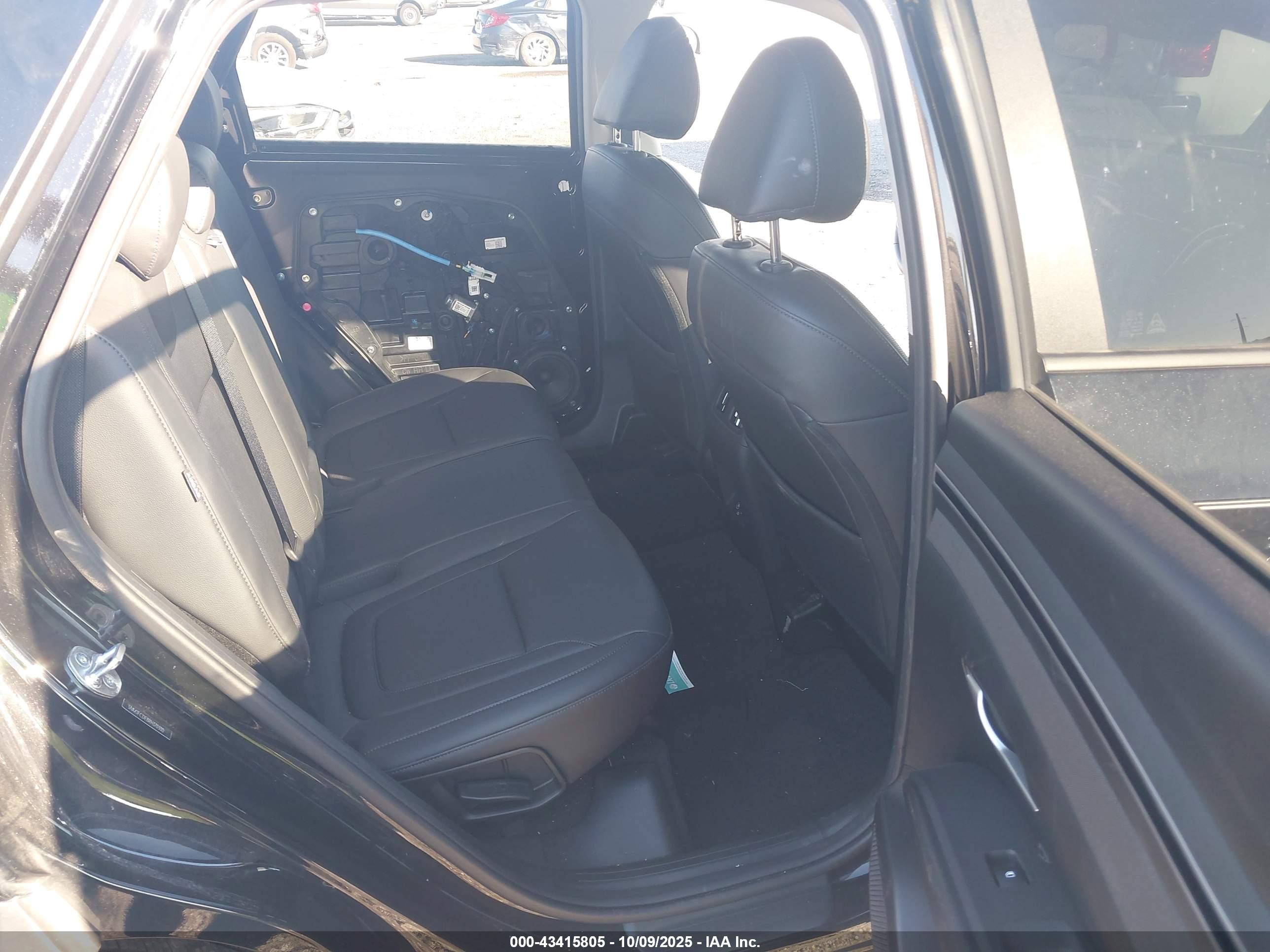HYUNDAI TUCSON image 8
