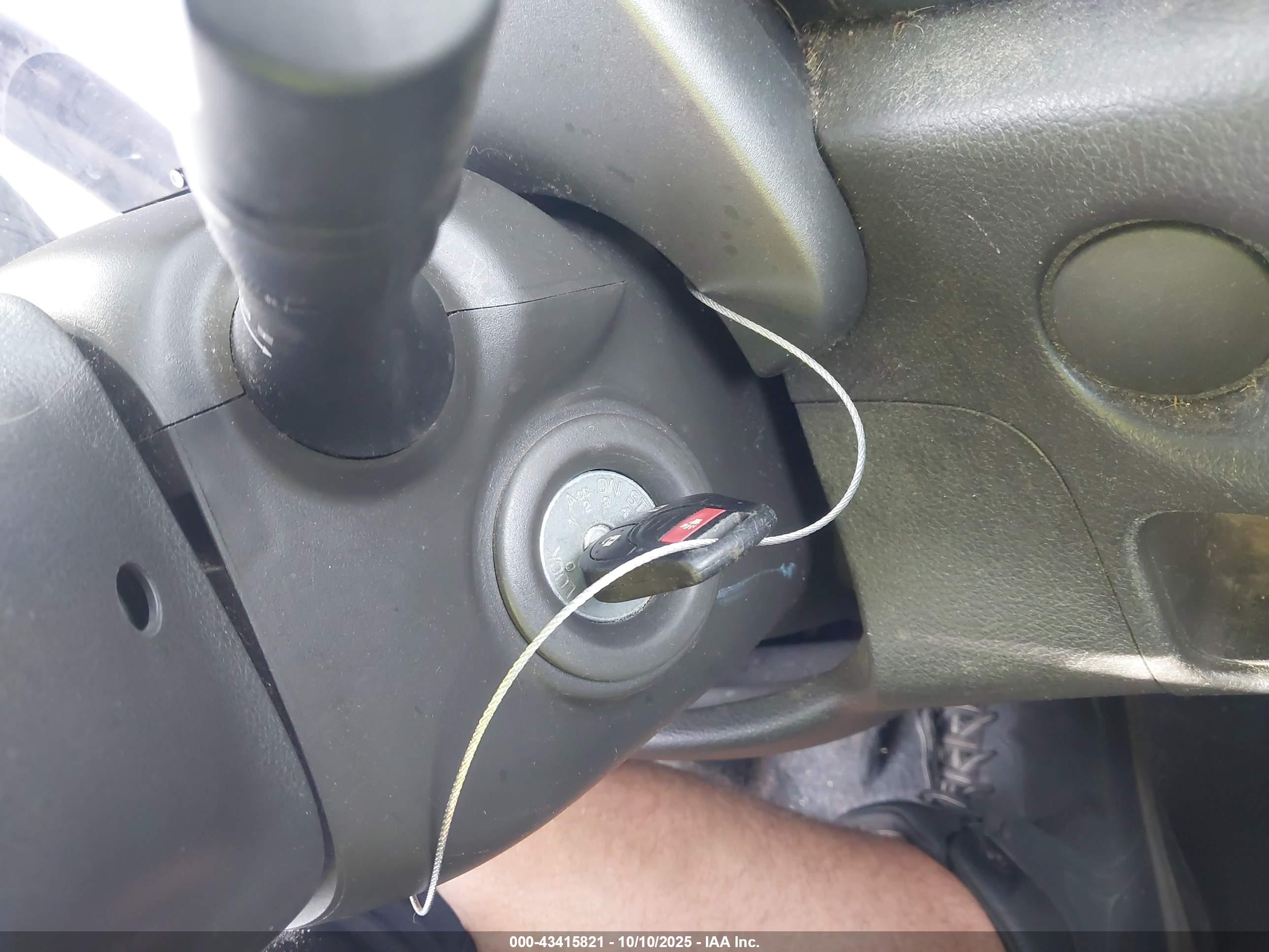 NISSAN CUBE image 11