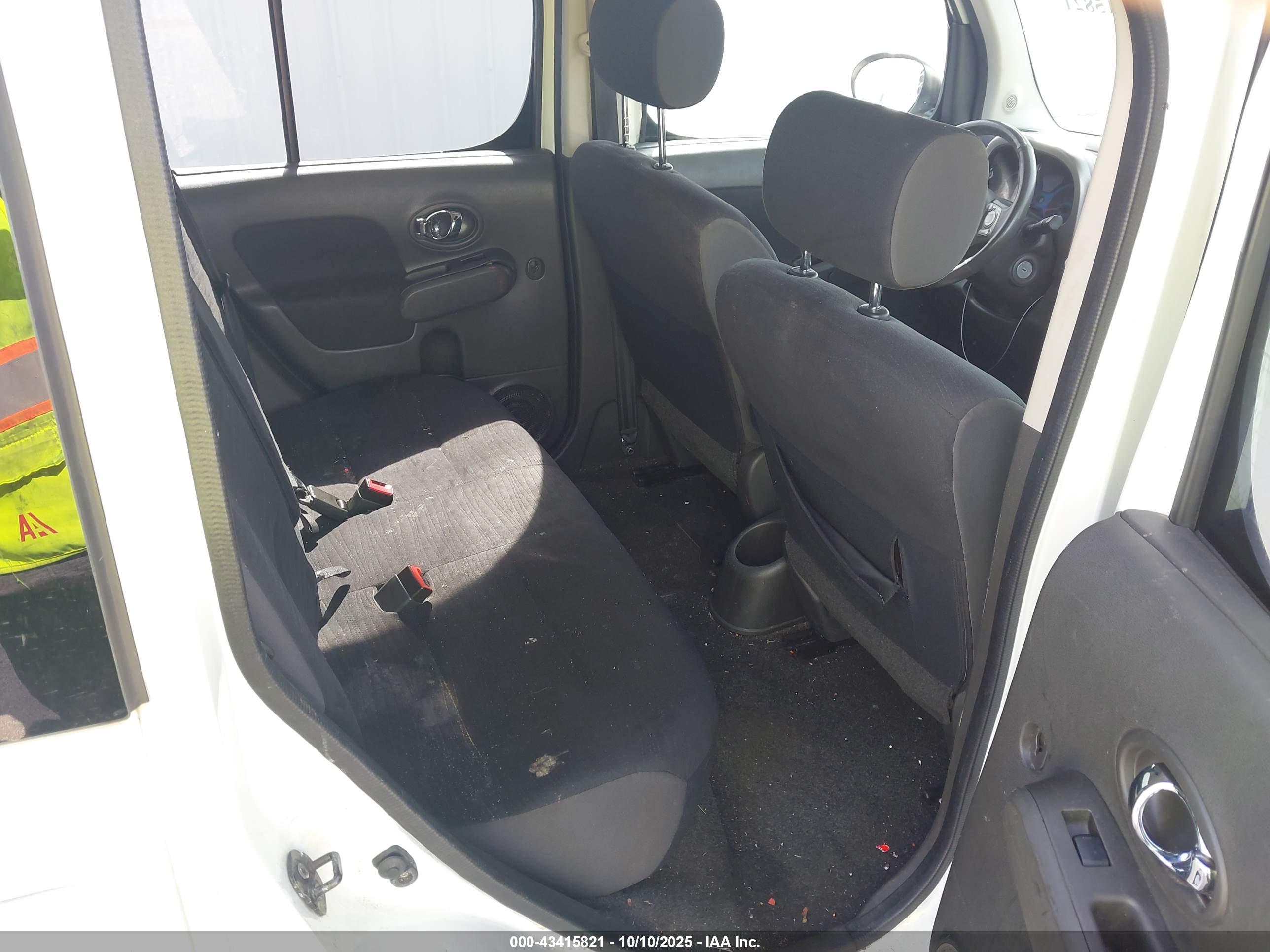 NISSAN CUBE image 8