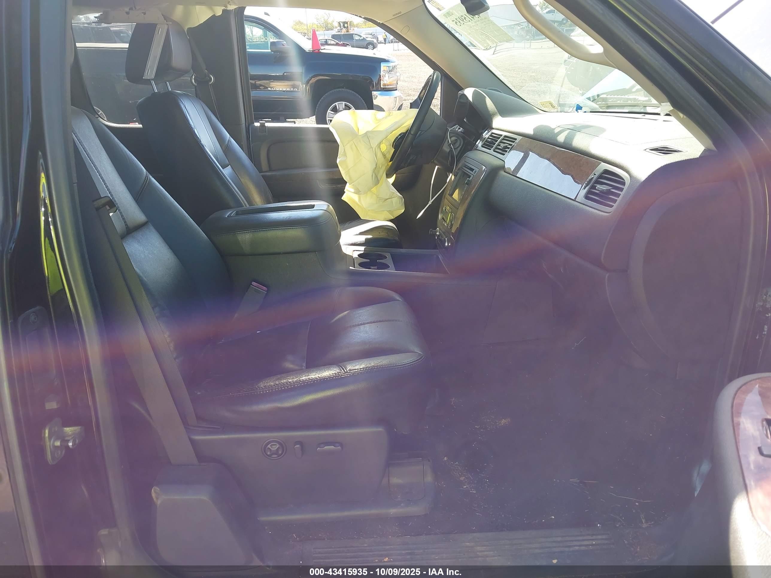 CHEVROLET SILVERADO image 5