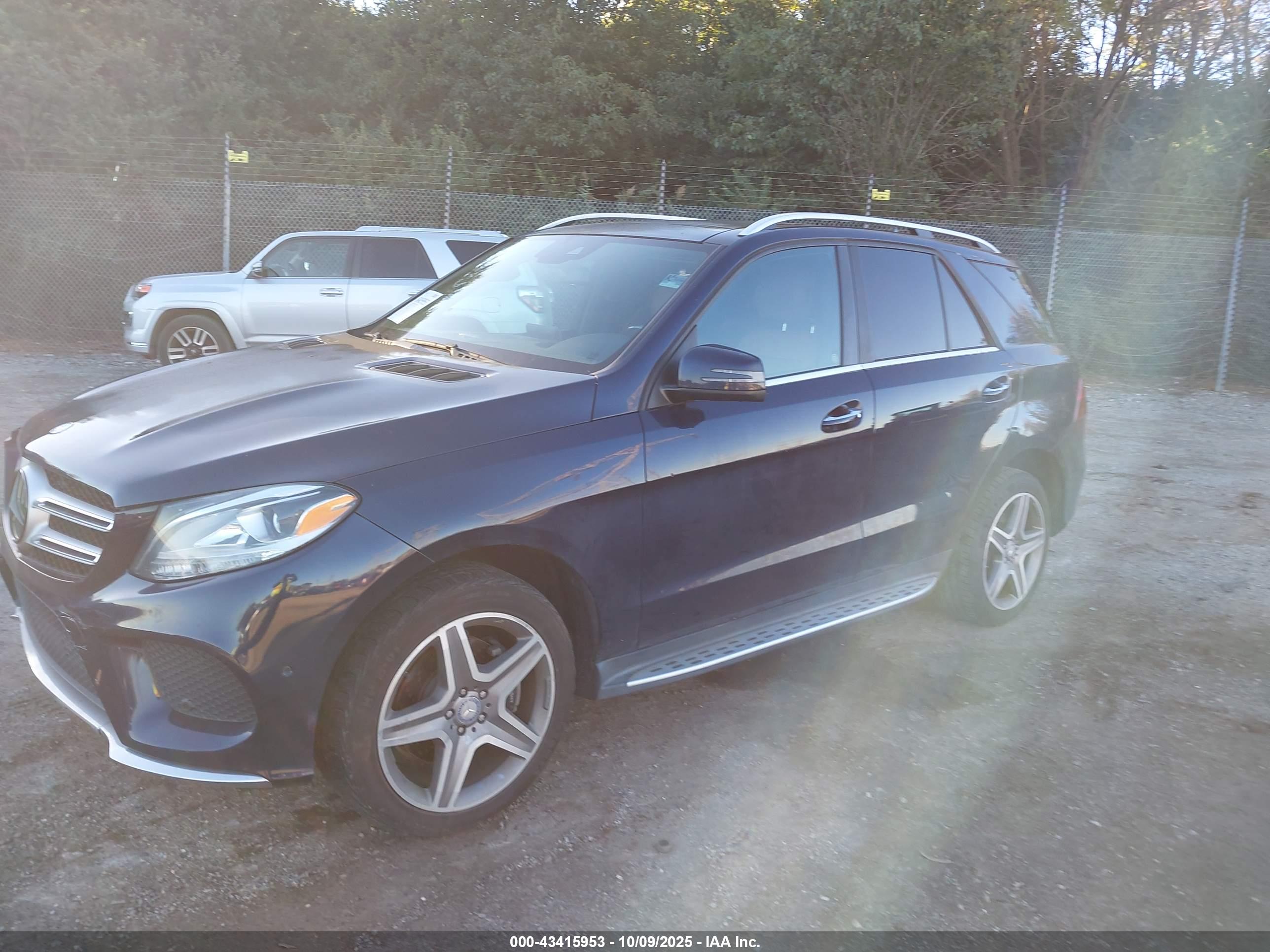 MERCEDES-BENZ GLE image 2