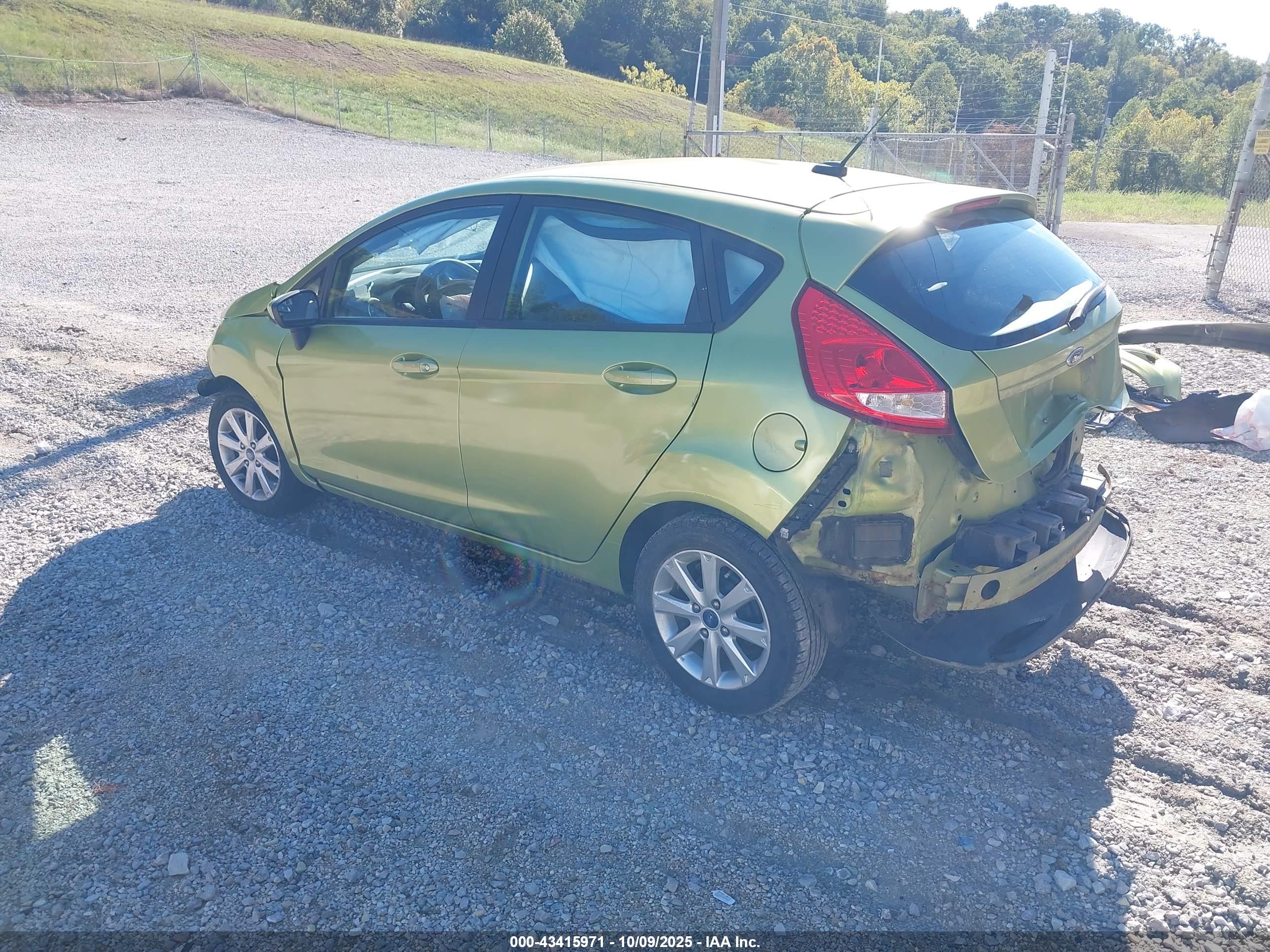FORD FIESTA image 3