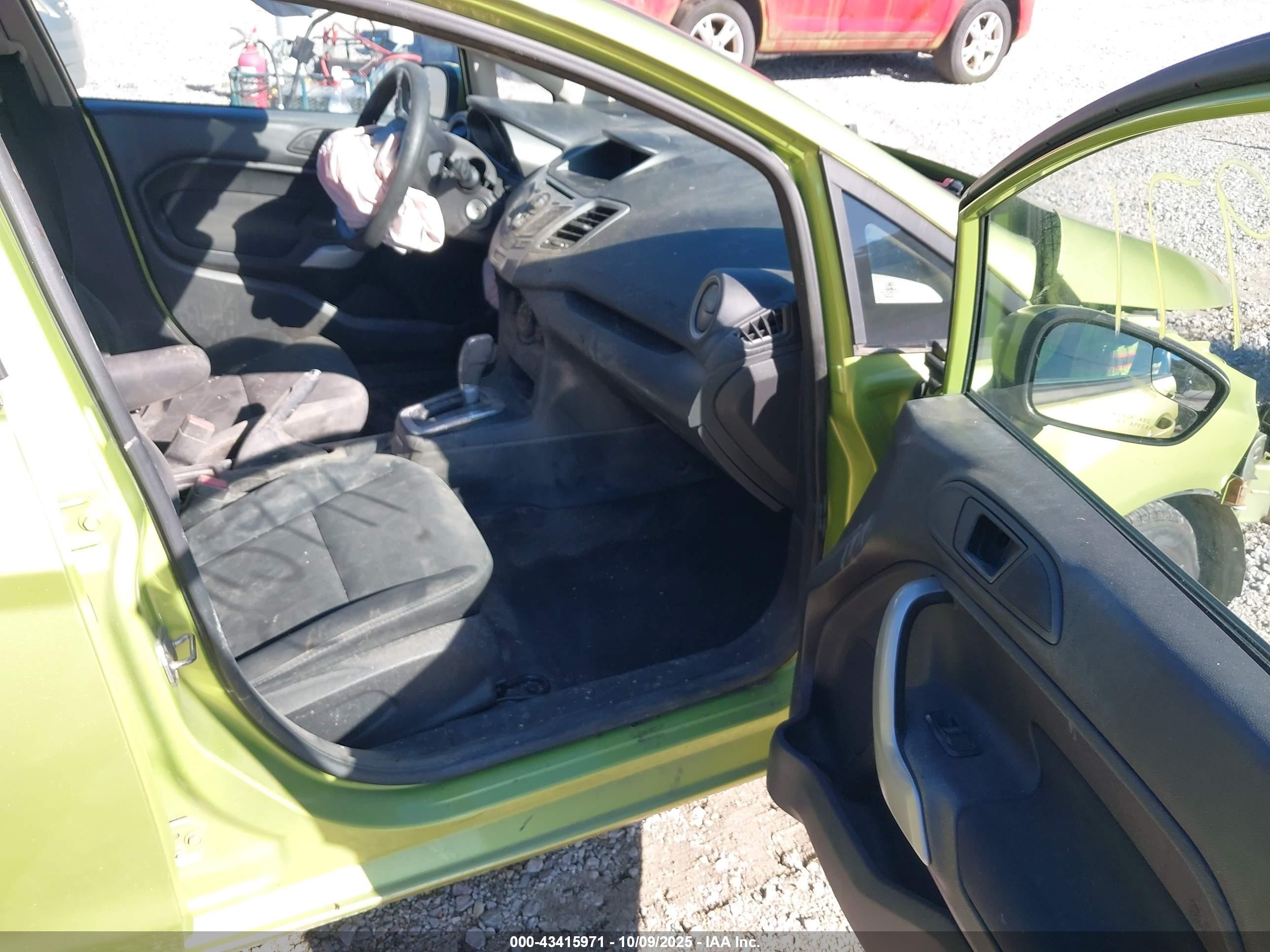 FORD FIESTA image 5