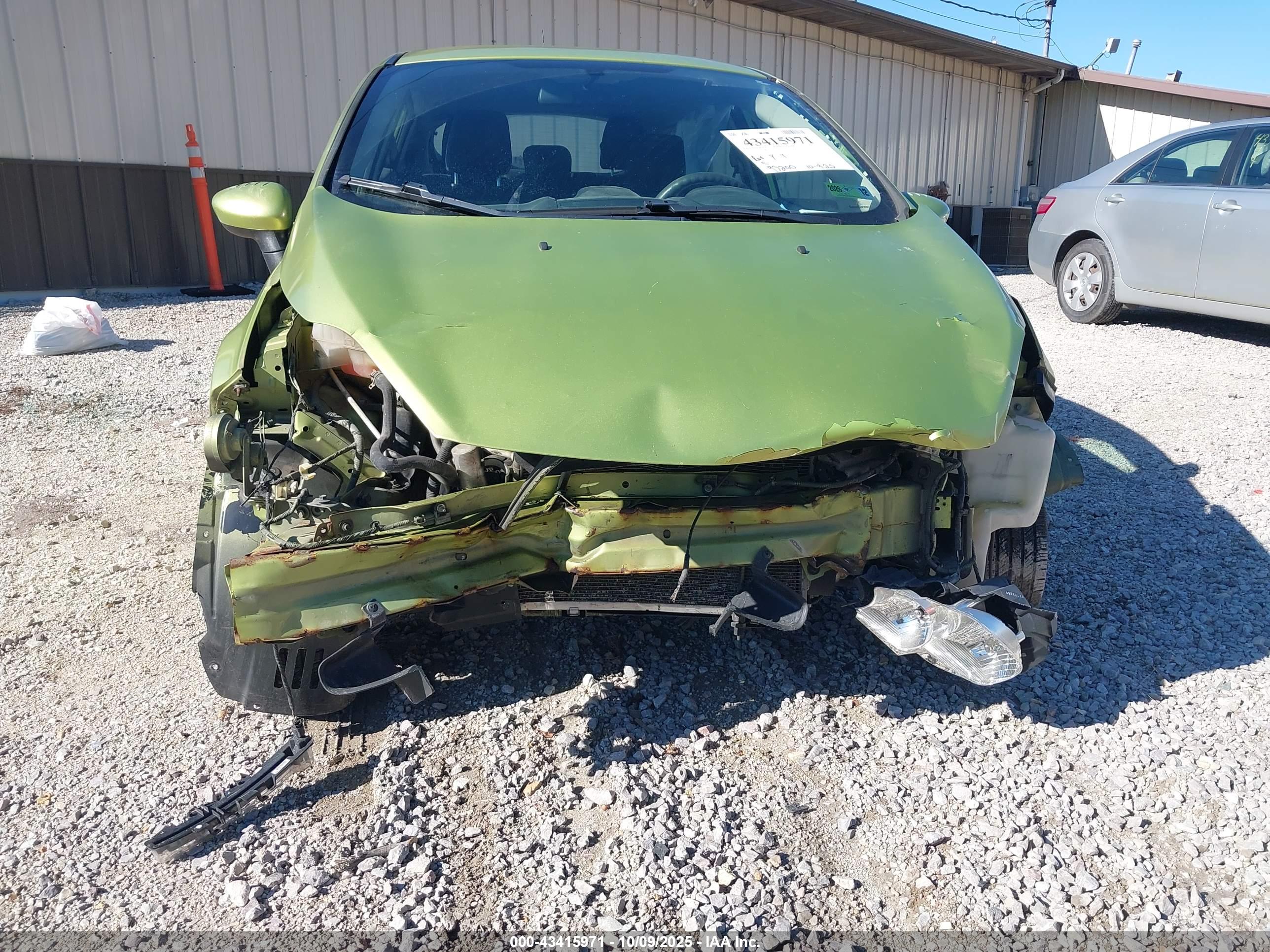 FORD FIESTA image 6