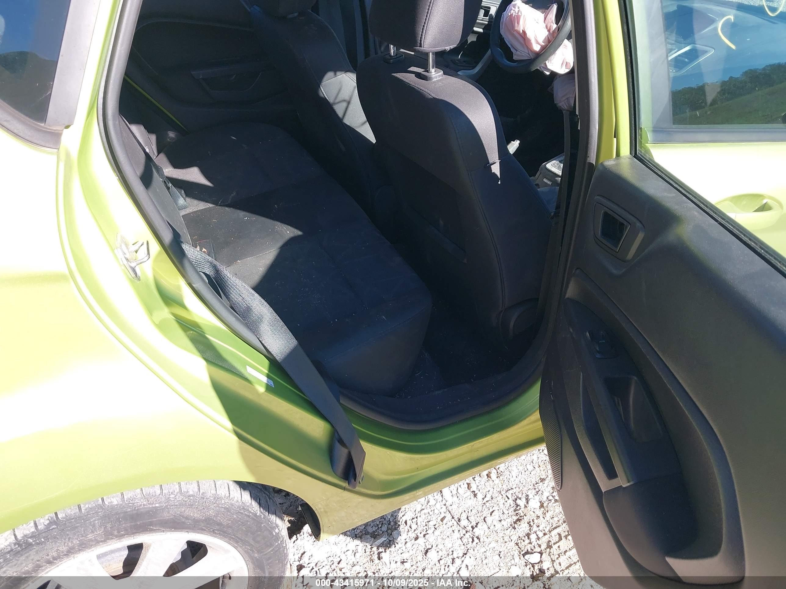 FORD FIESTA image 8