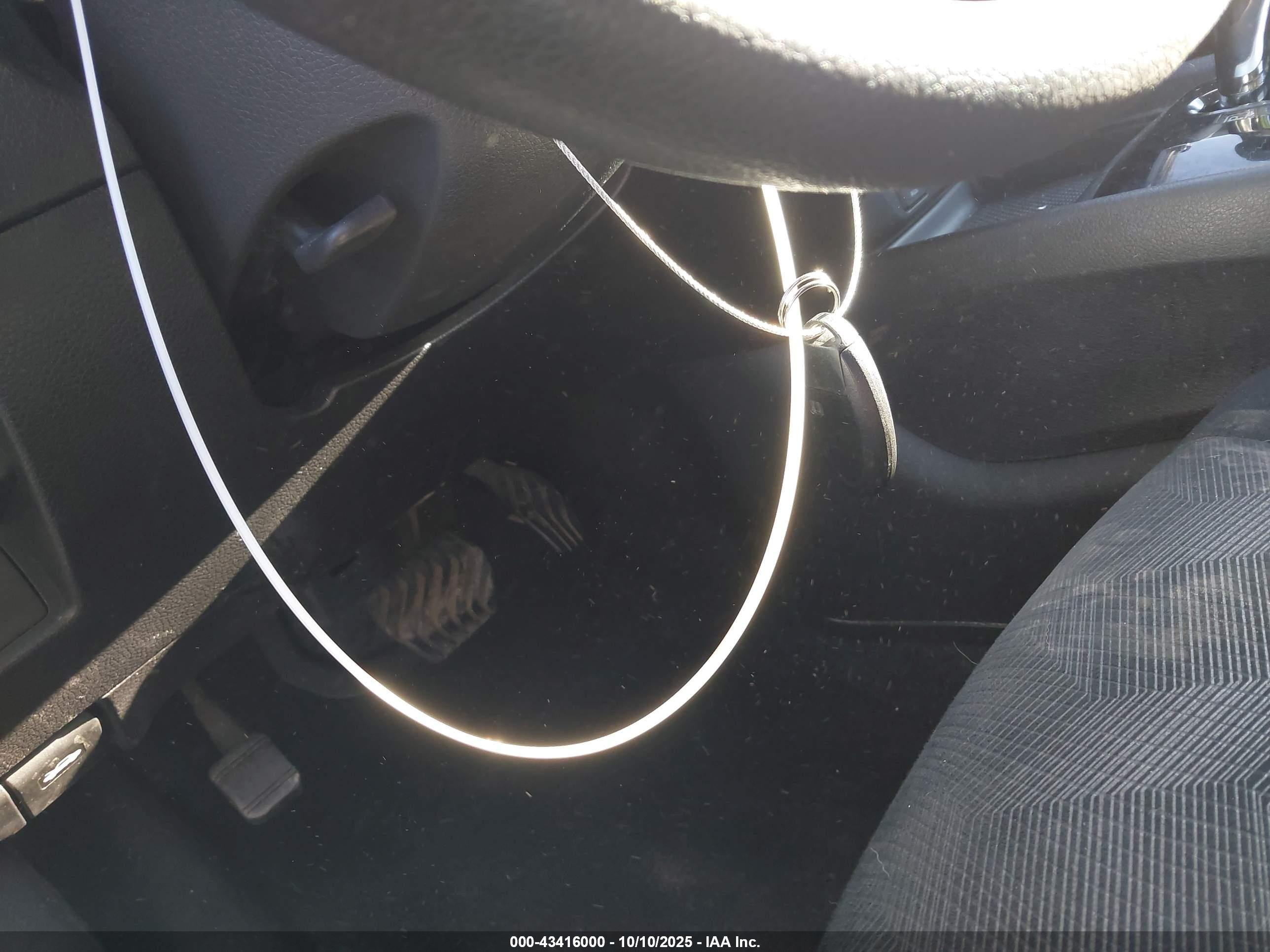 NISSAN ROGUE image 11