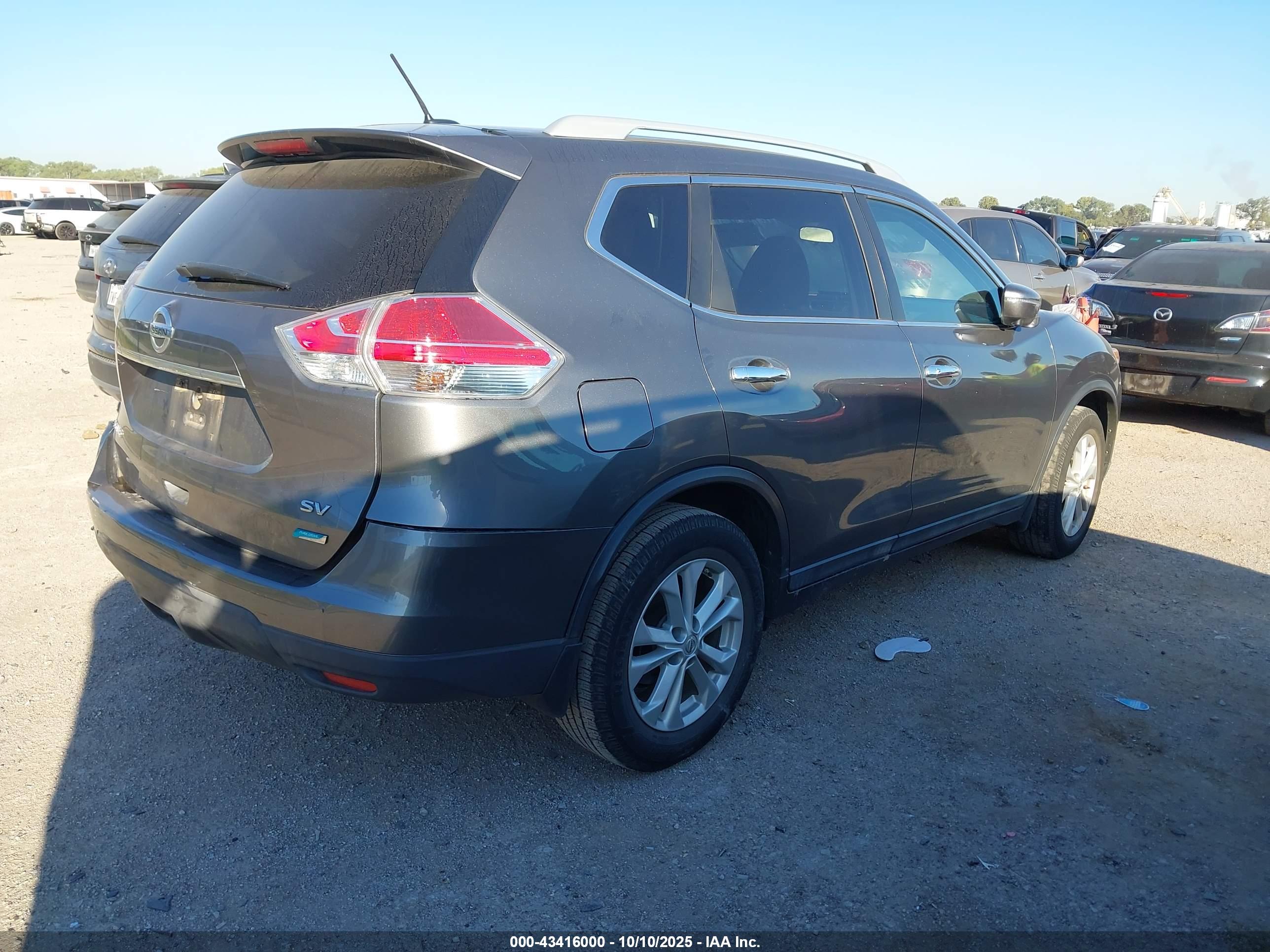 NISSAN ROGUE image 4