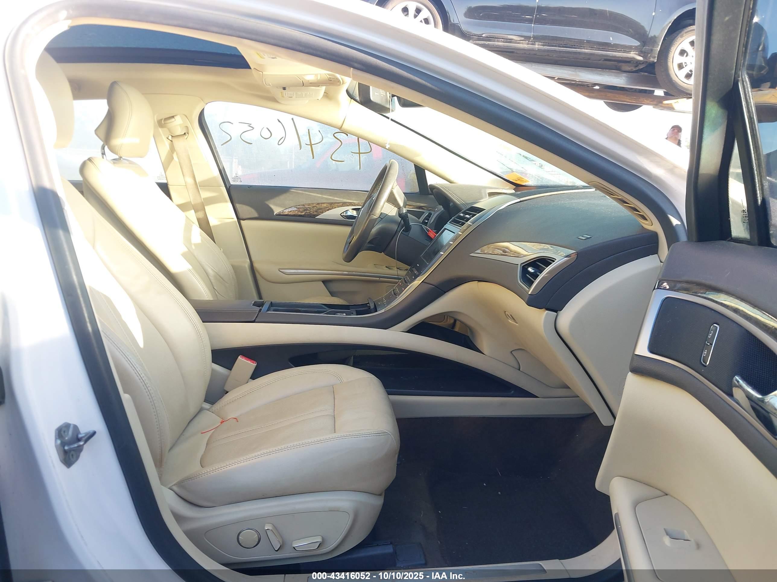 LINCOLN MKZ image 5