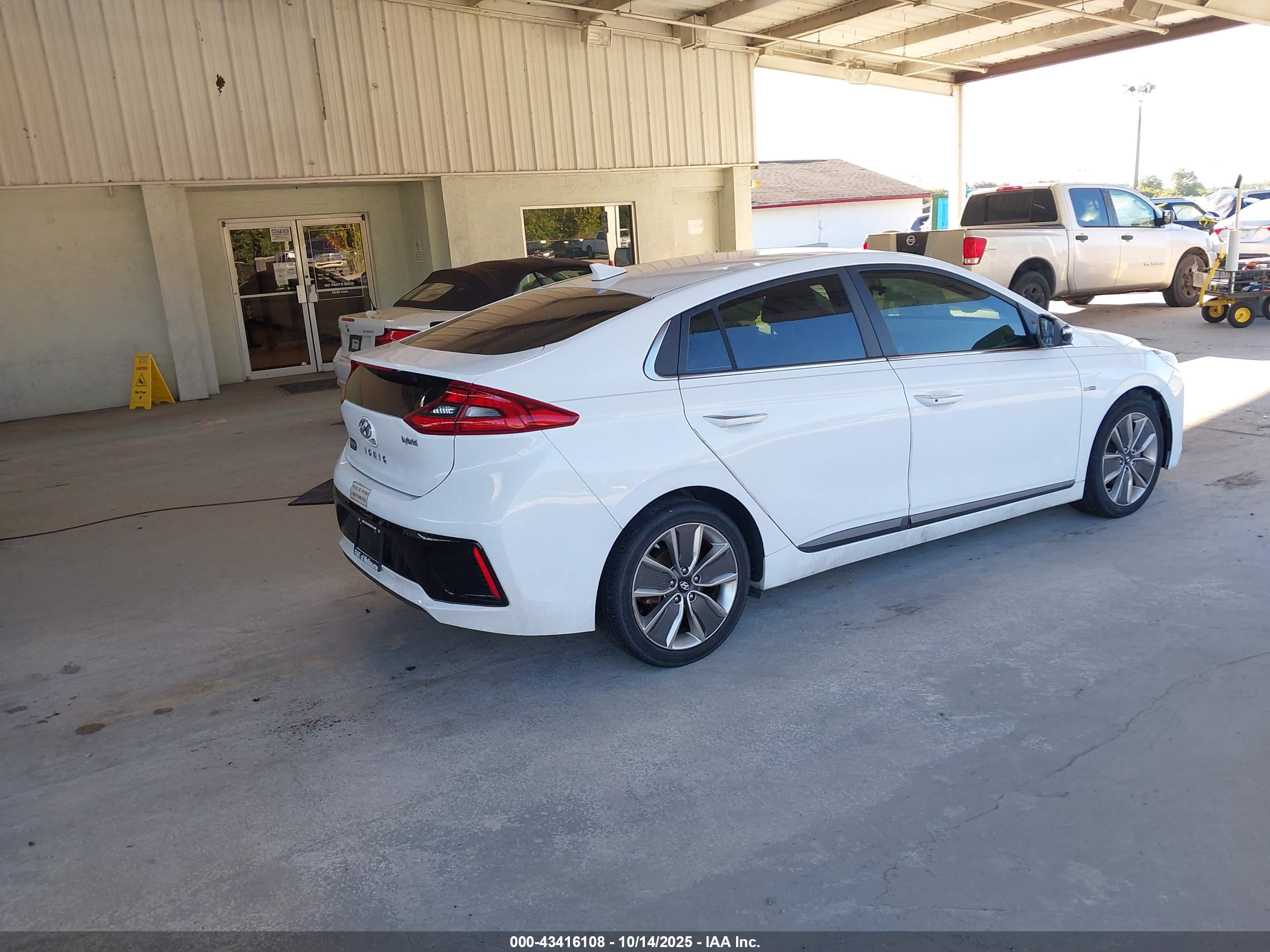 HYUNDAI IONIQ image 4