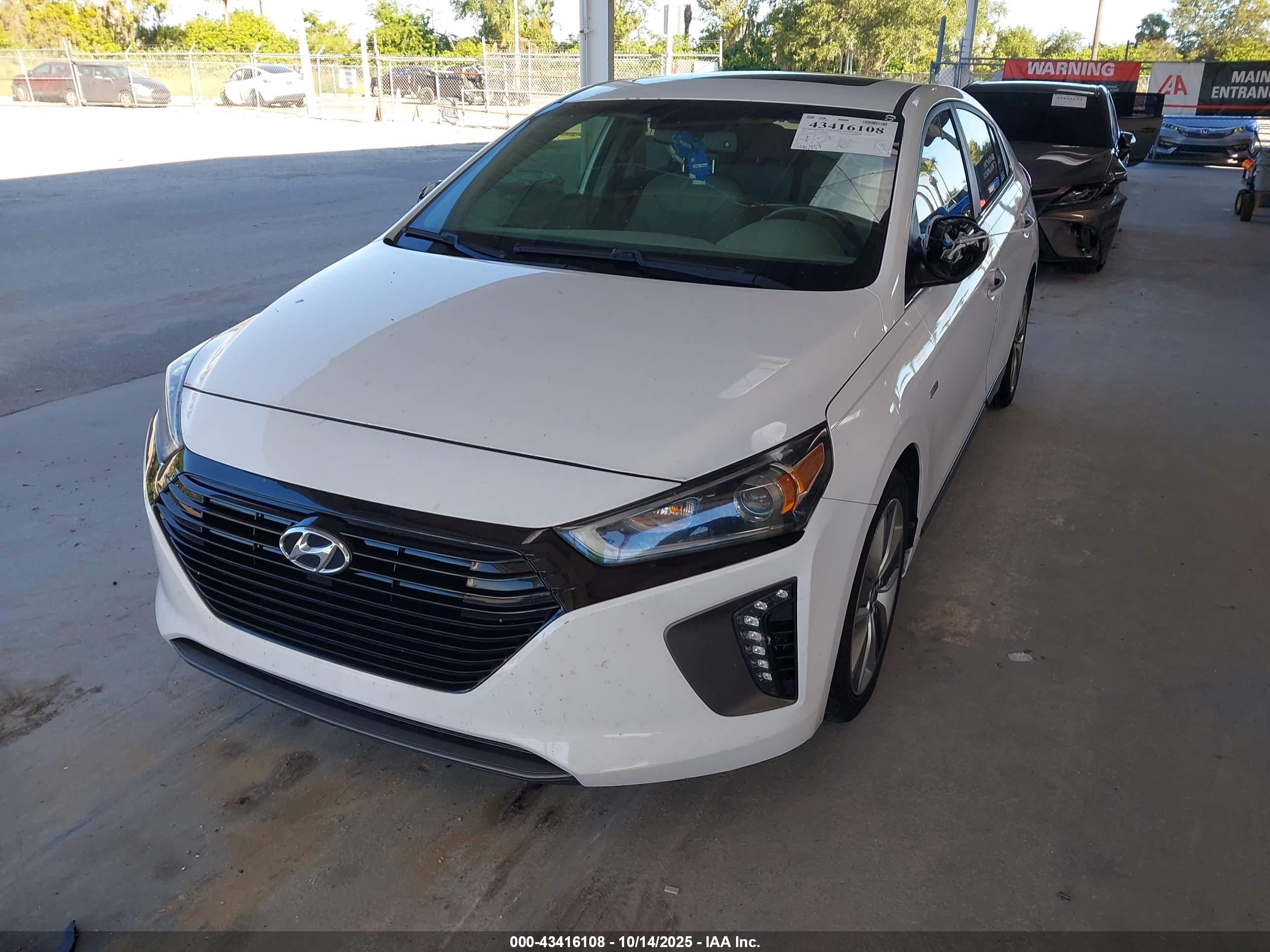 HYUNDAI IONIQ image 6