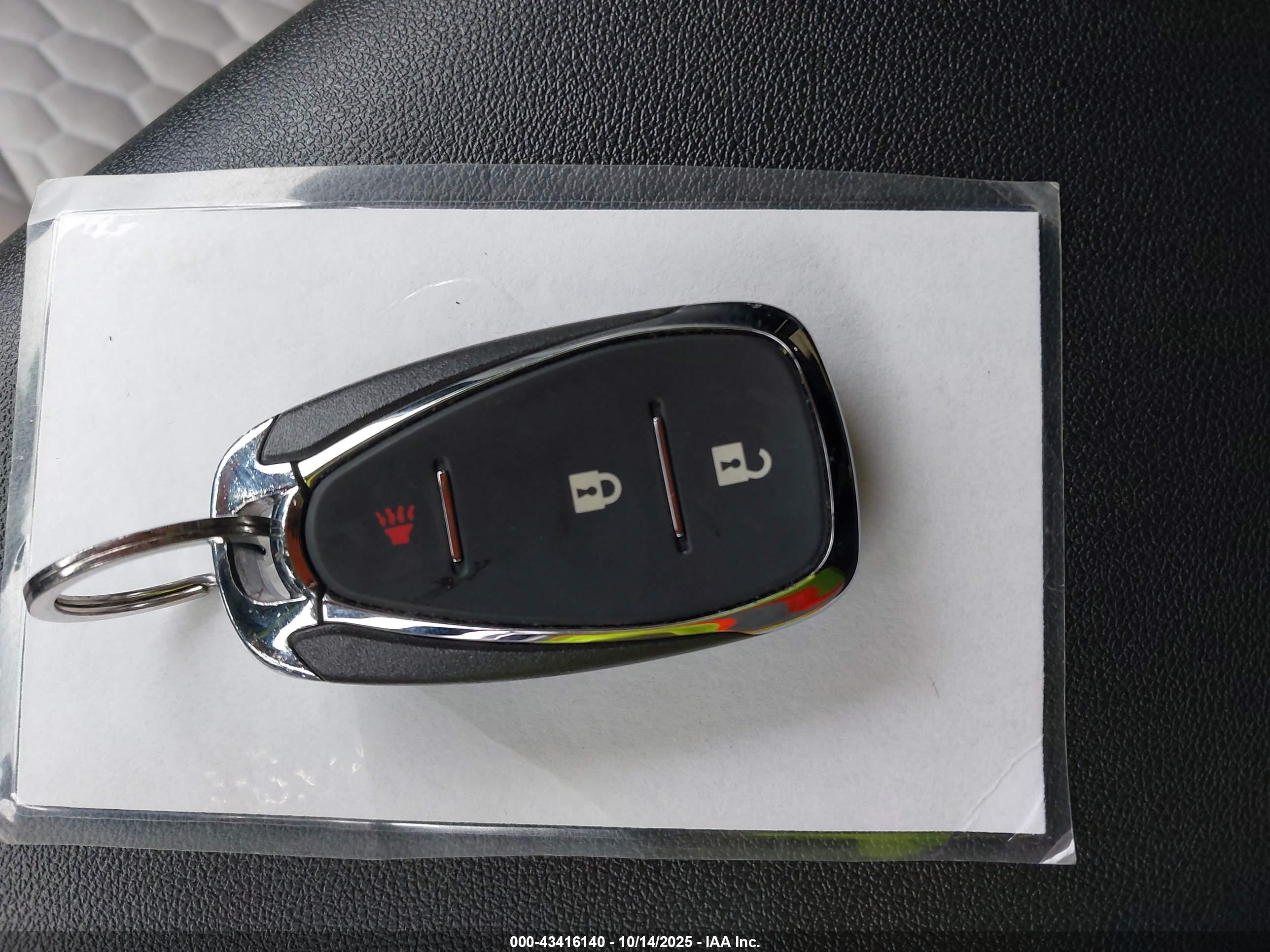 CHEVROLET EQUINOX image 11
