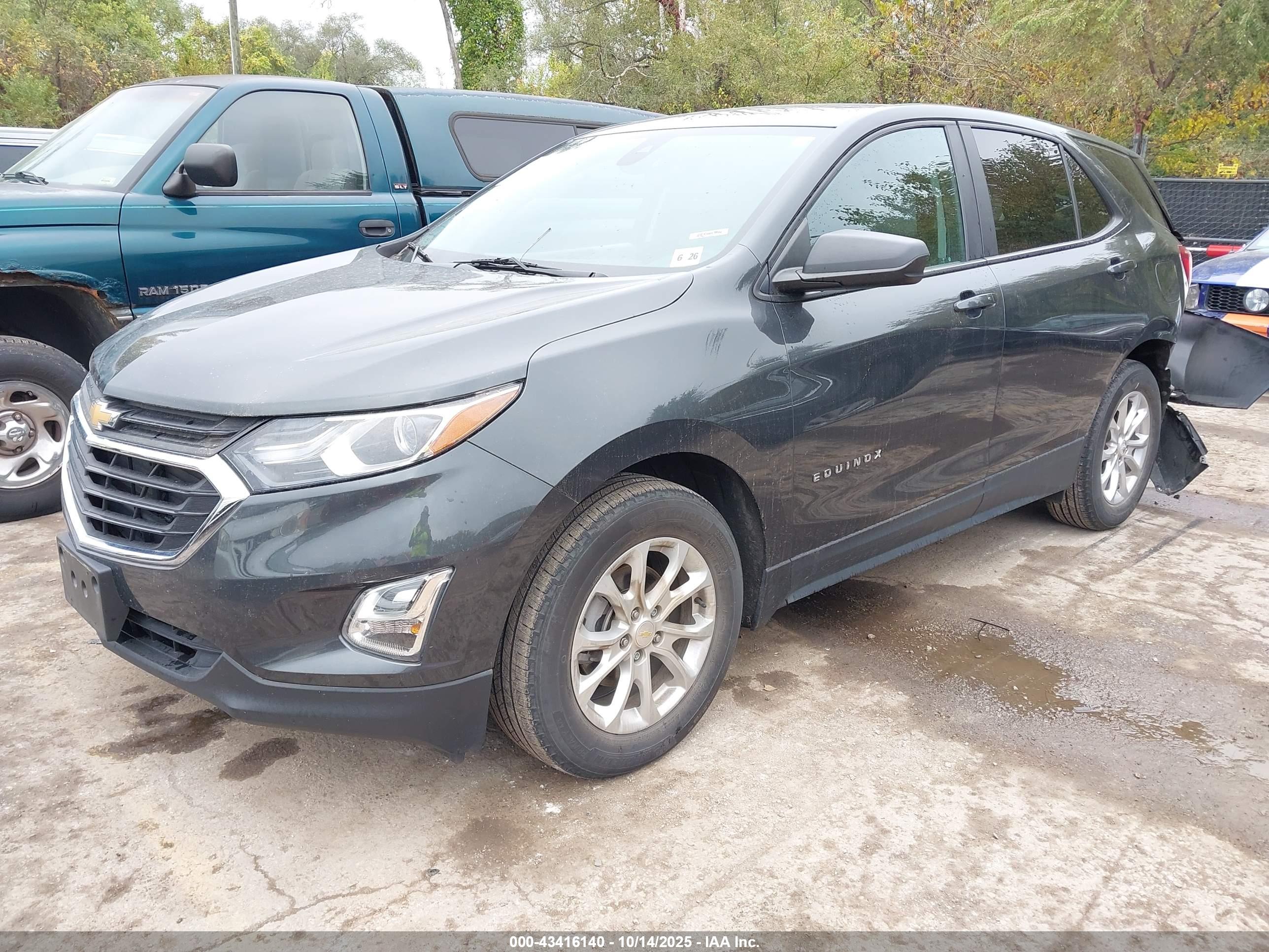 CHEVROLET EQUINOX image 2