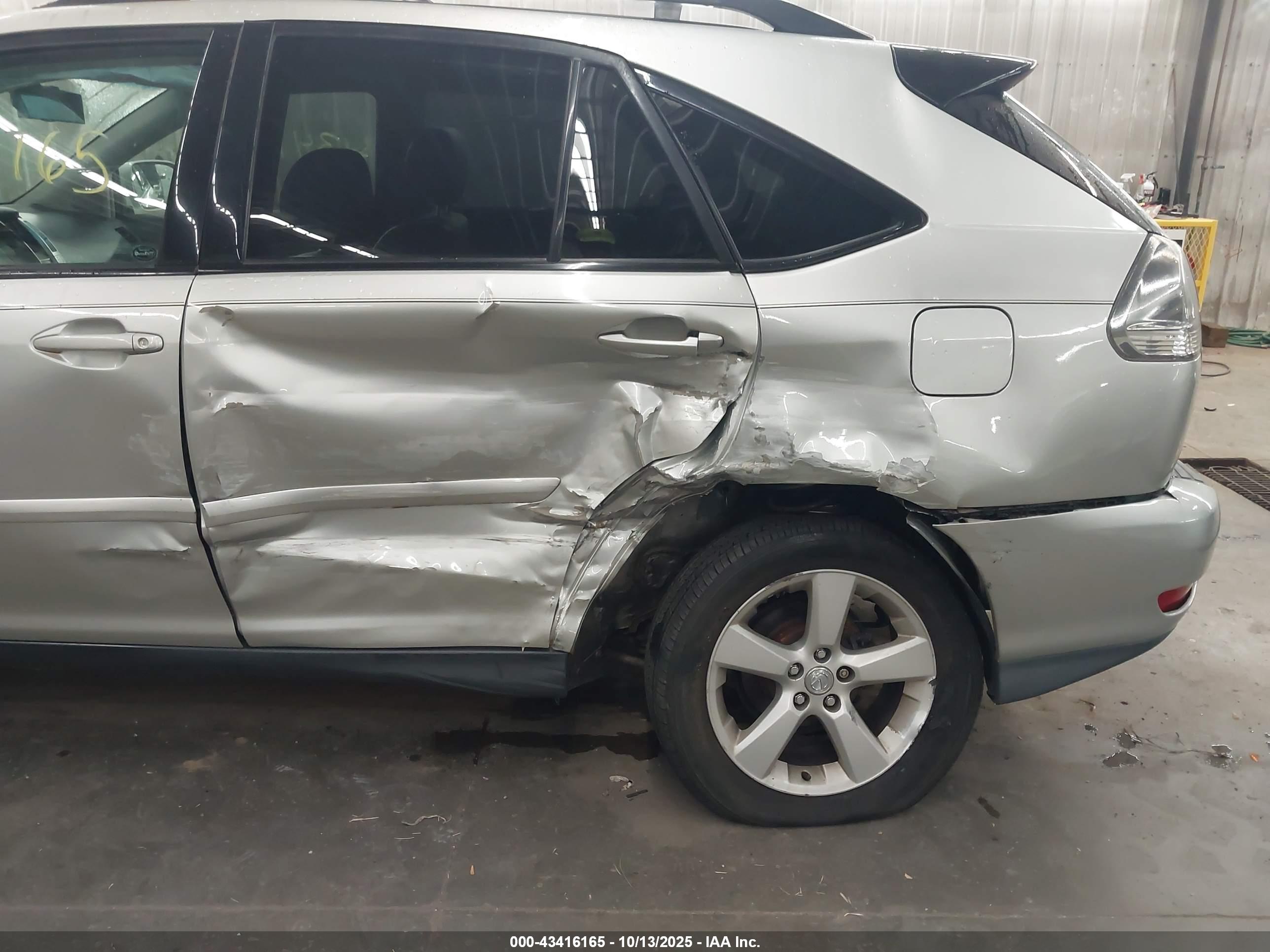 LEXUS RX image 6