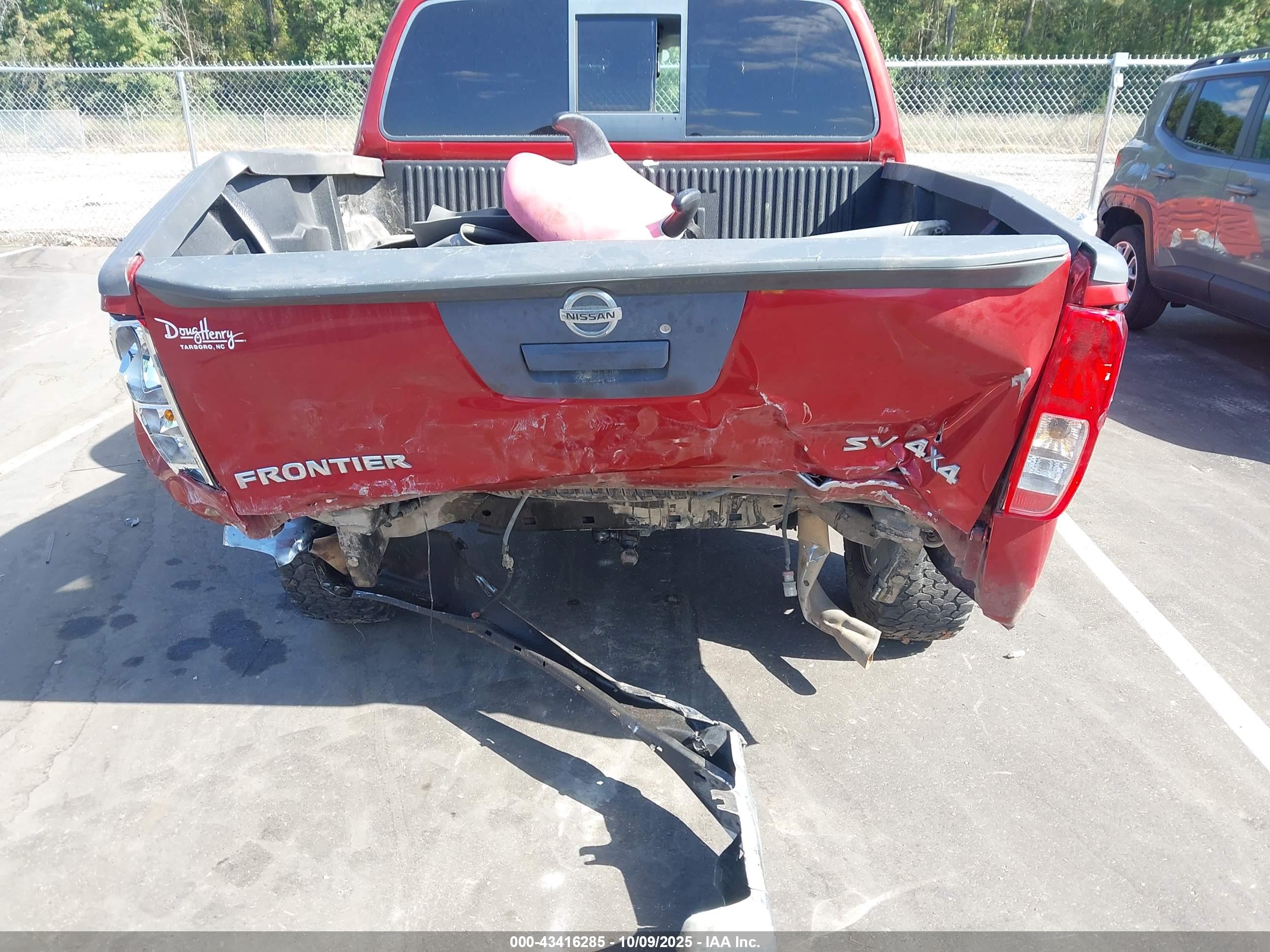 NISSAN FRONTIER image 6