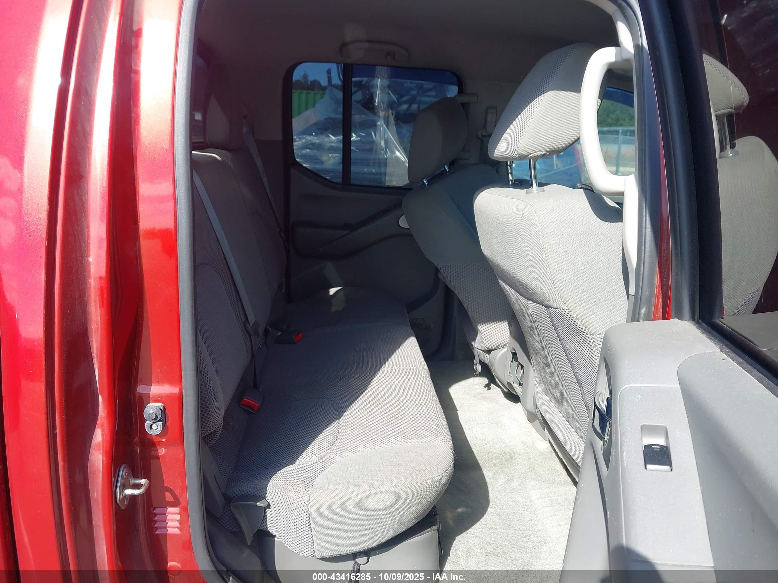 NISSAN FRONTIER image 8