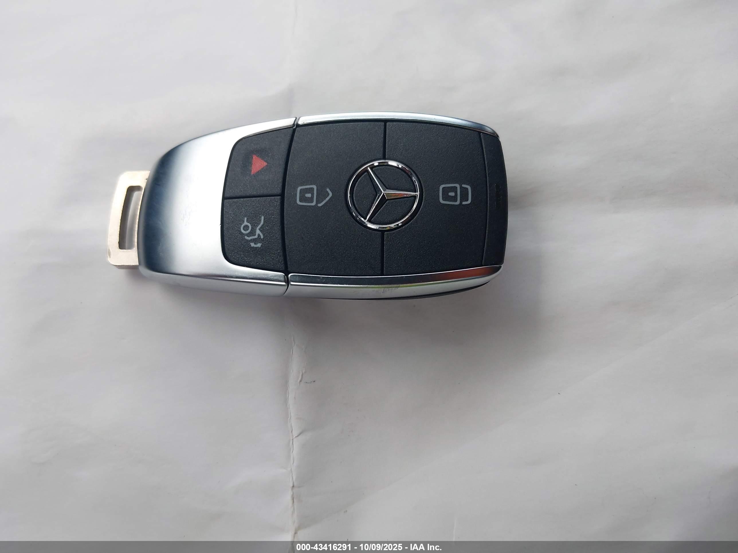 MERCEDES-BENZ EQB image 11