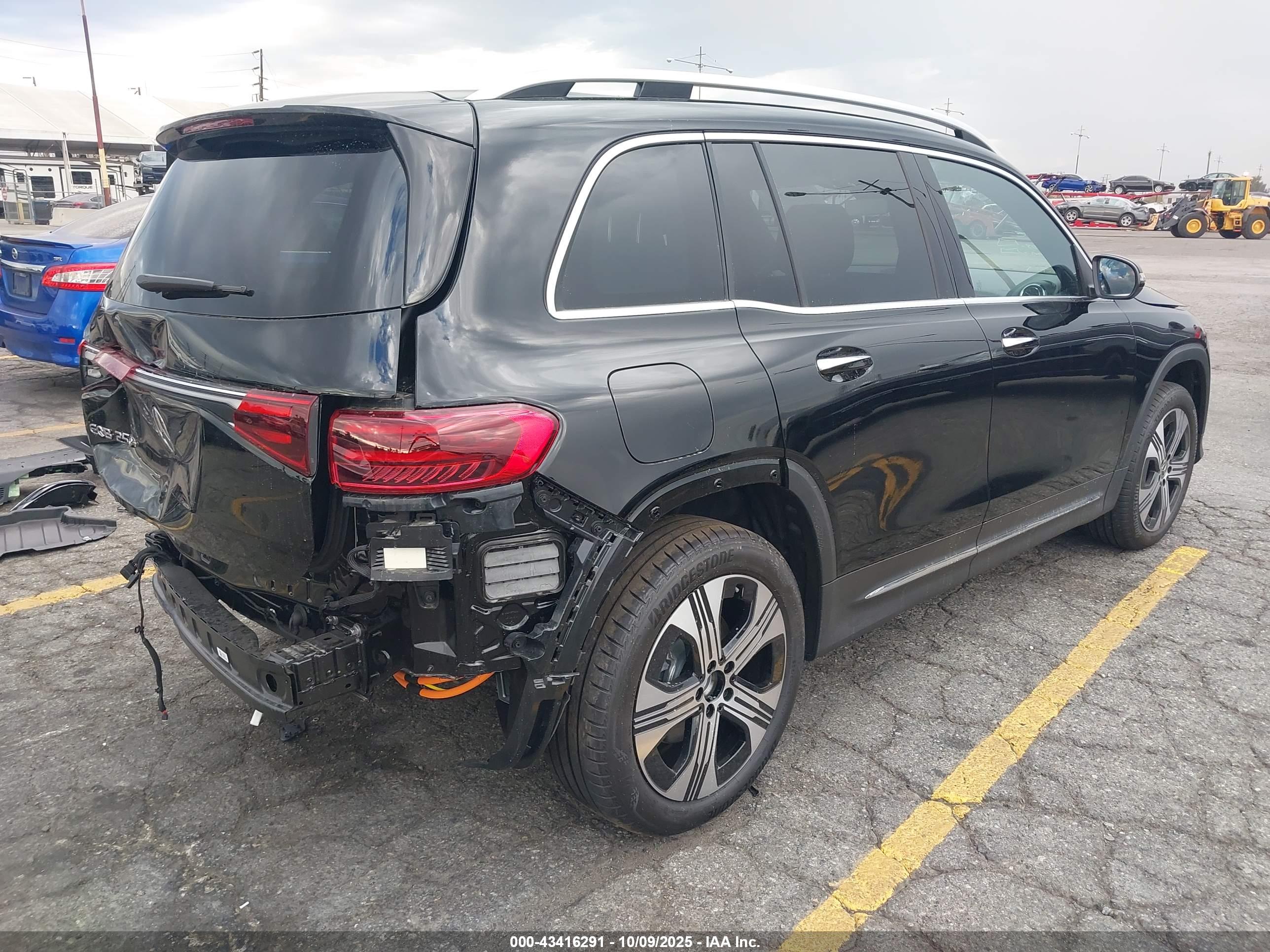 MERCEDES-BENZ EQB image 4