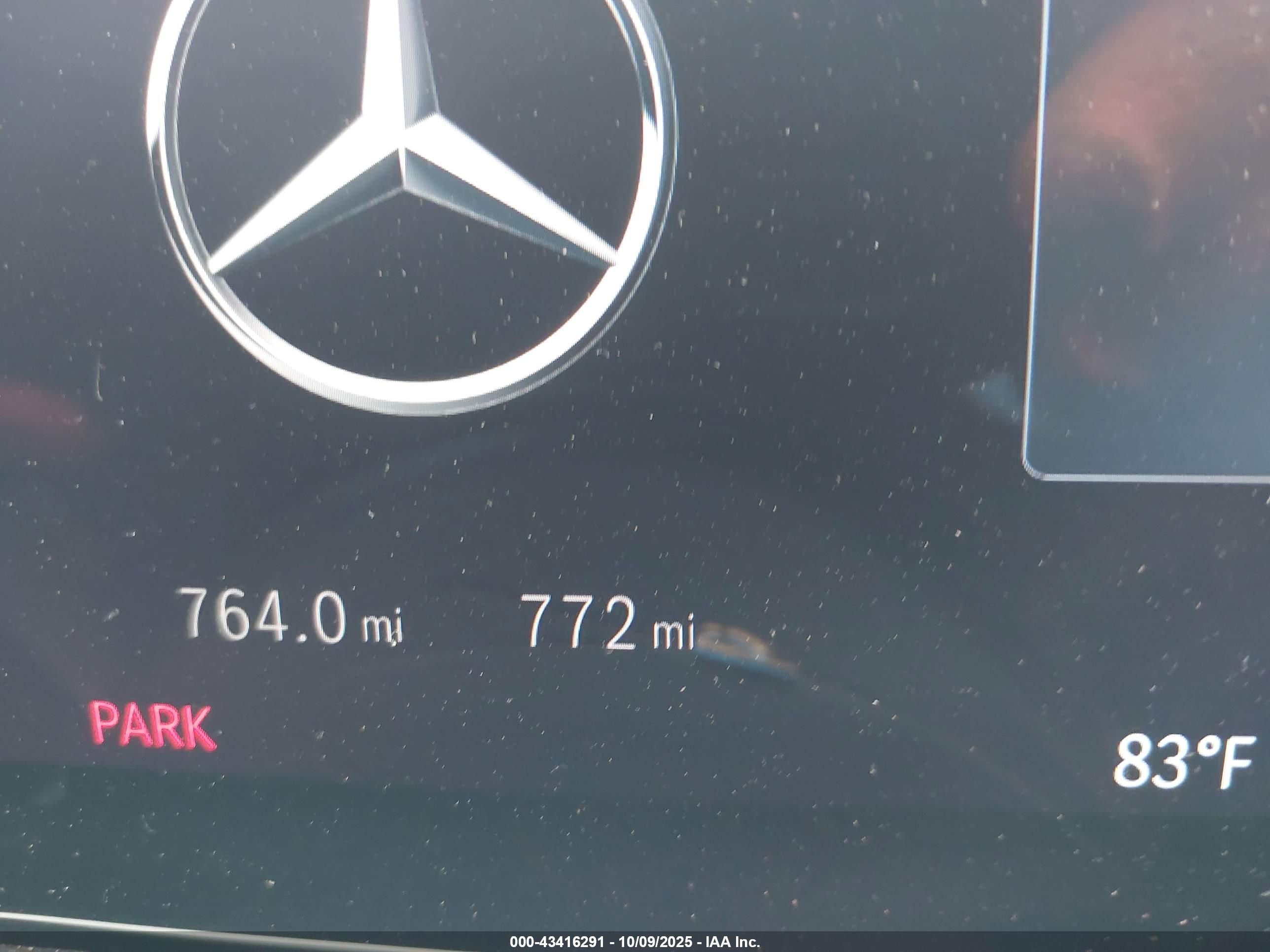 MERCEDES-BENZ EQB image 7