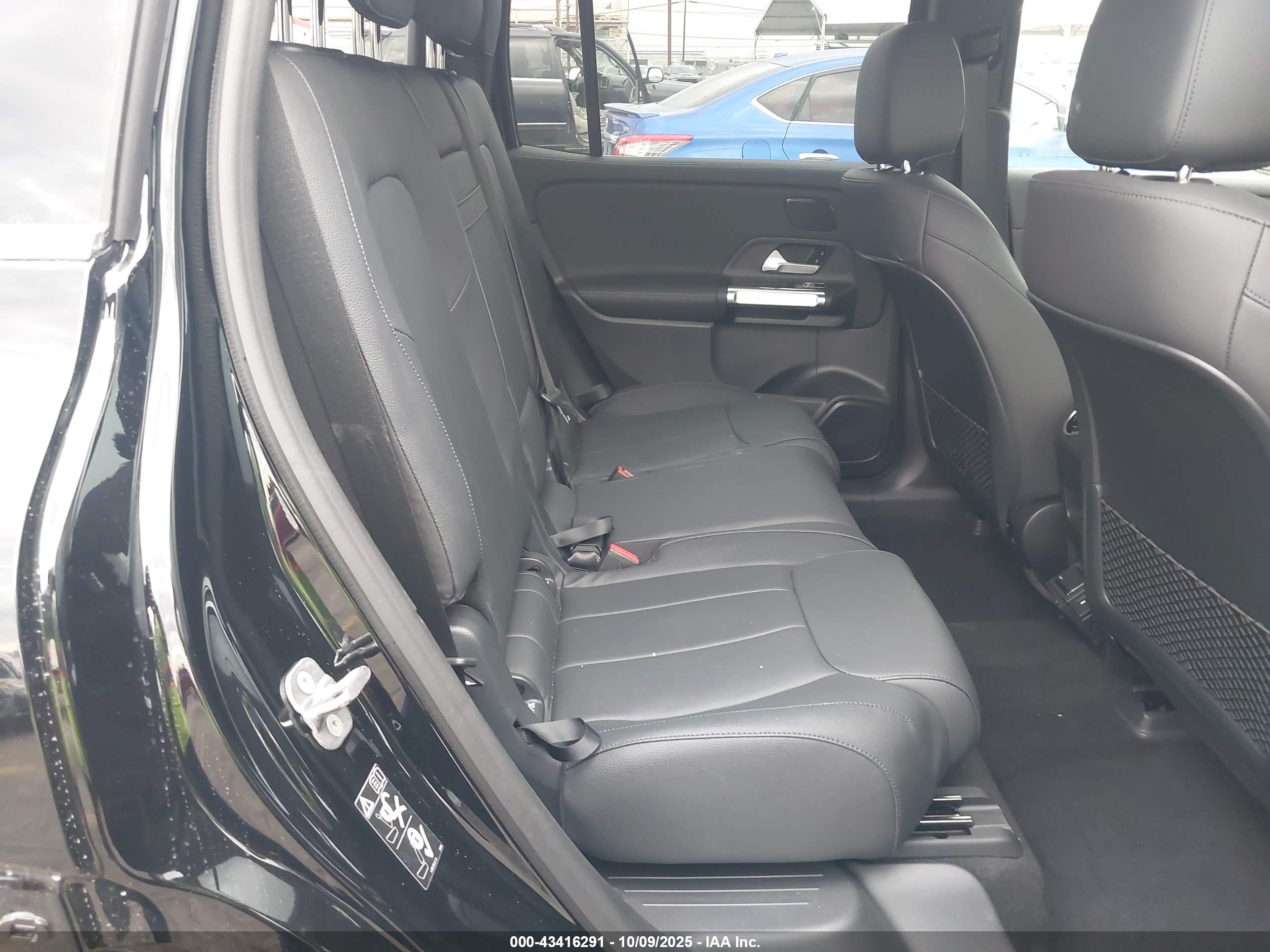 MERCEDES-BENZ EQB image 8