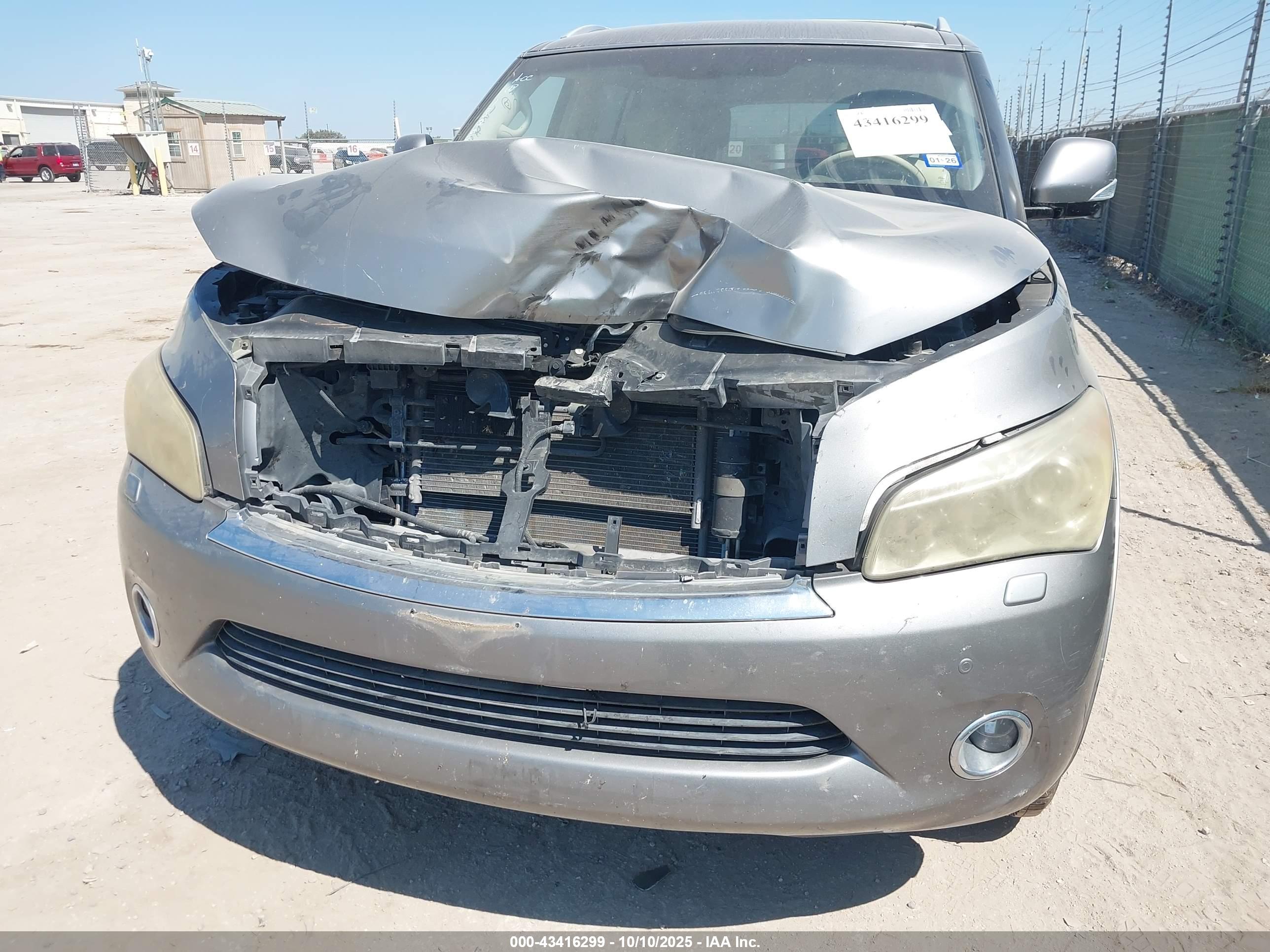 INFINITI QX56 image 6