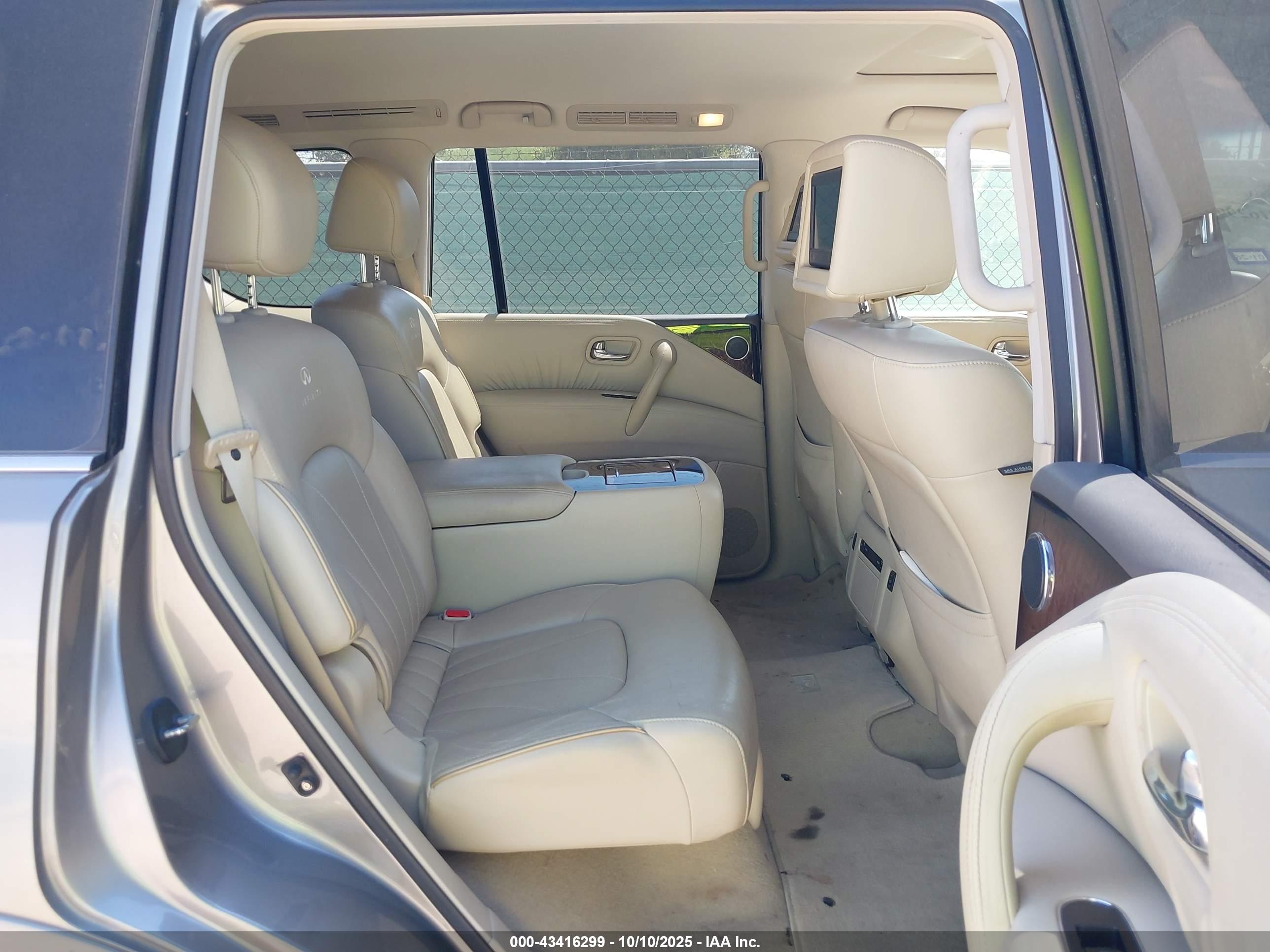 INFINITI QX56 image 8