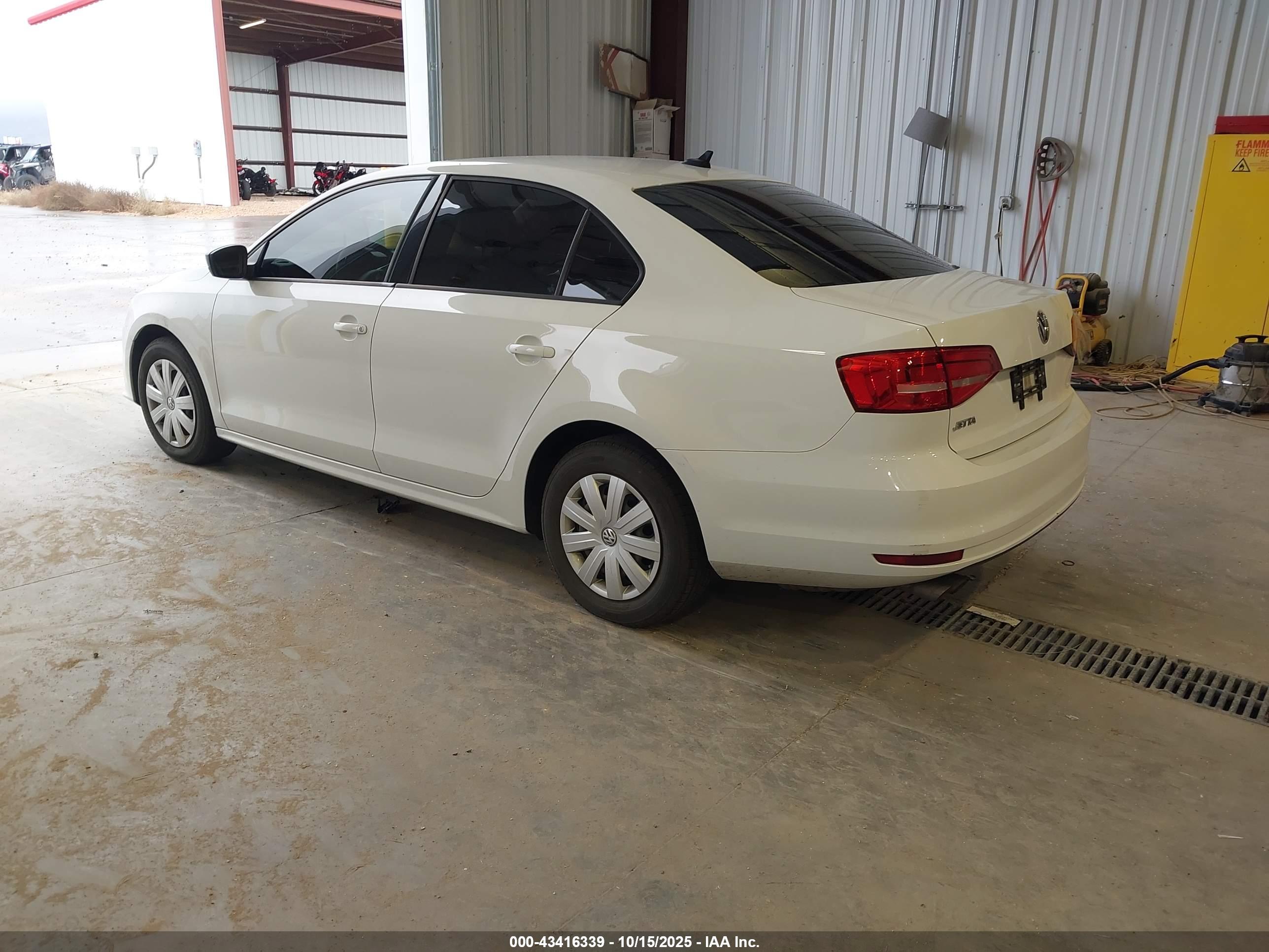 VOLKSWAGEN JETTA image 3