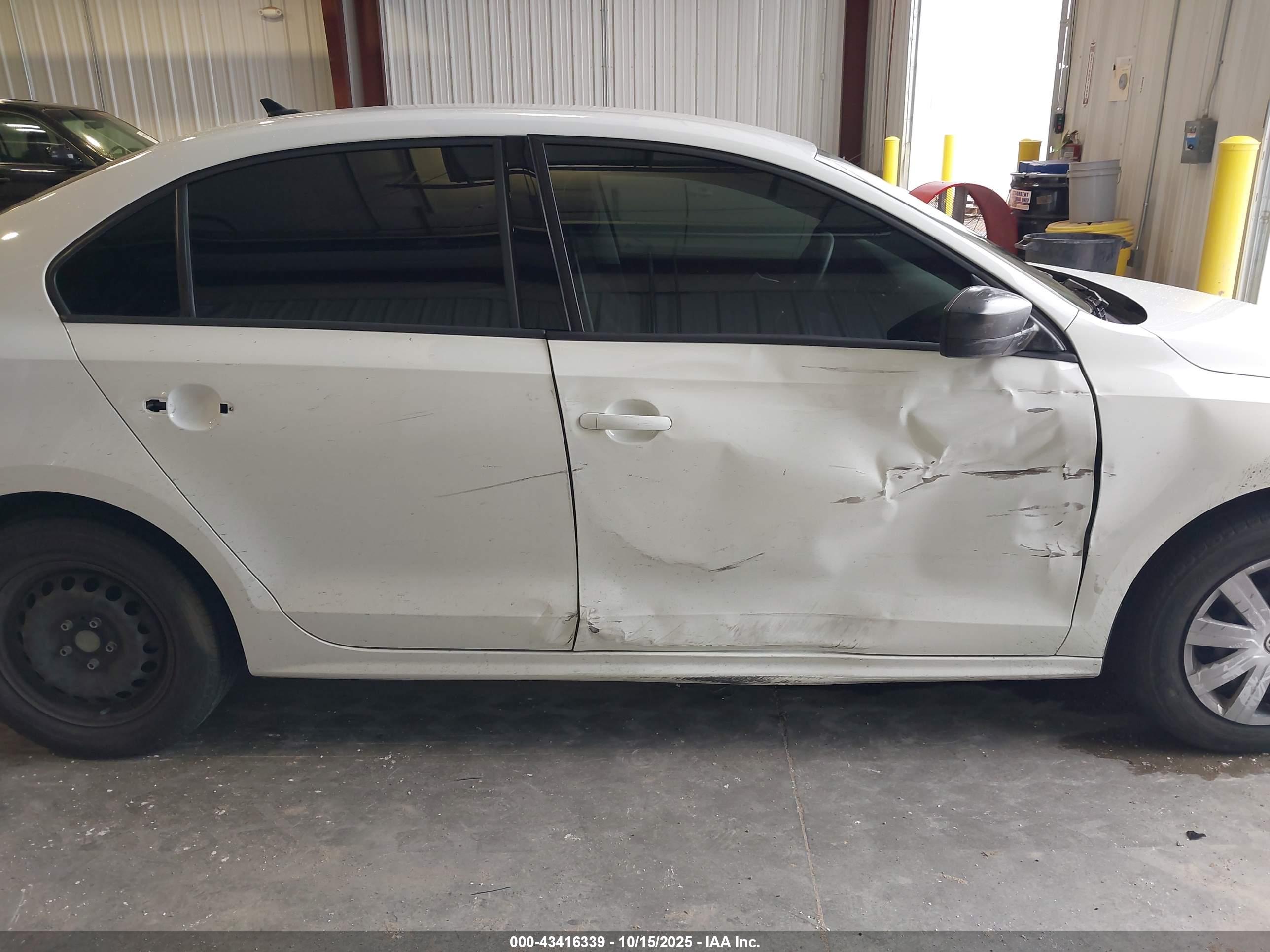 VOLKSWAGEN JETTA image 6