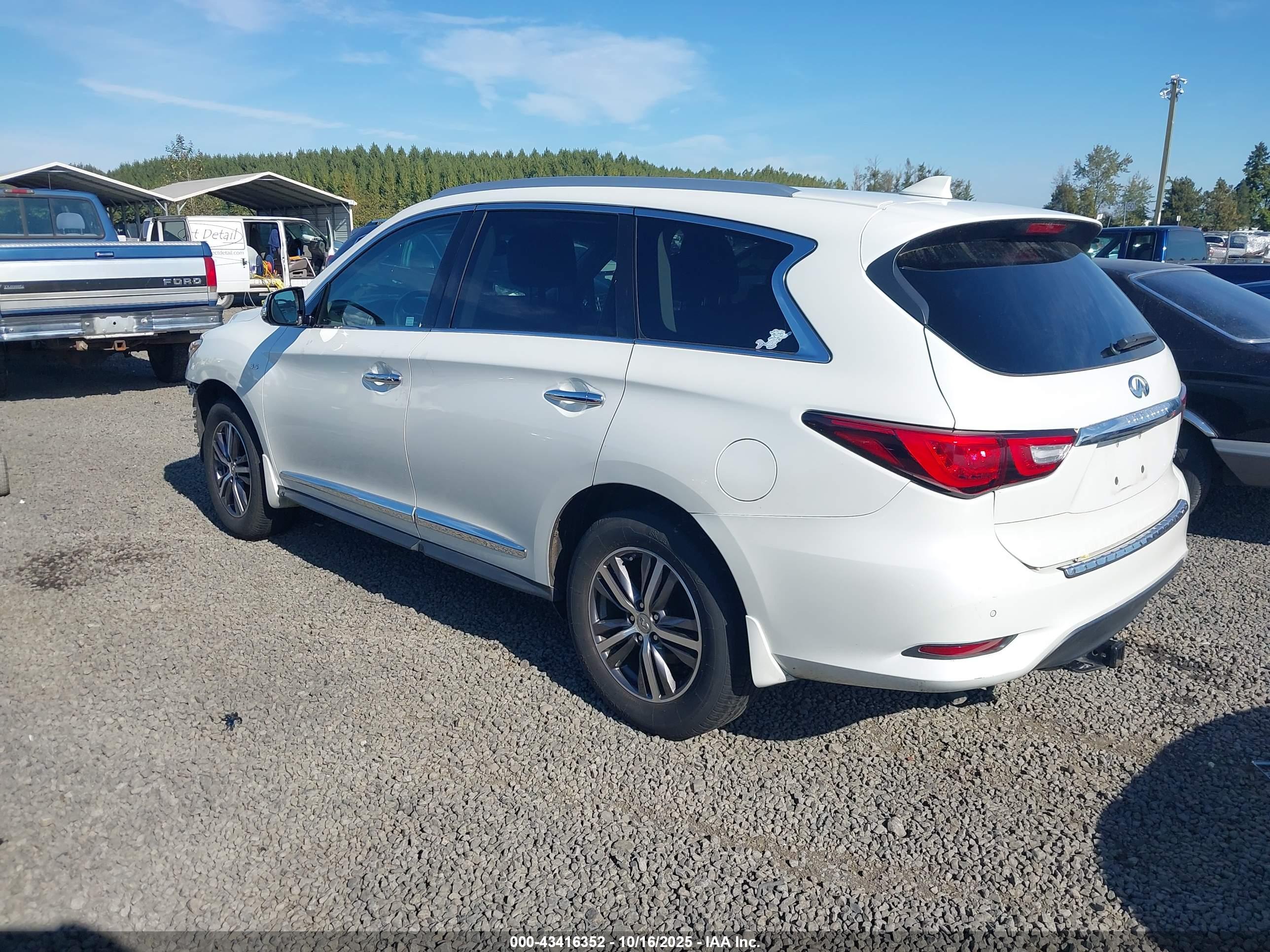 INFINITI QX60 image 3